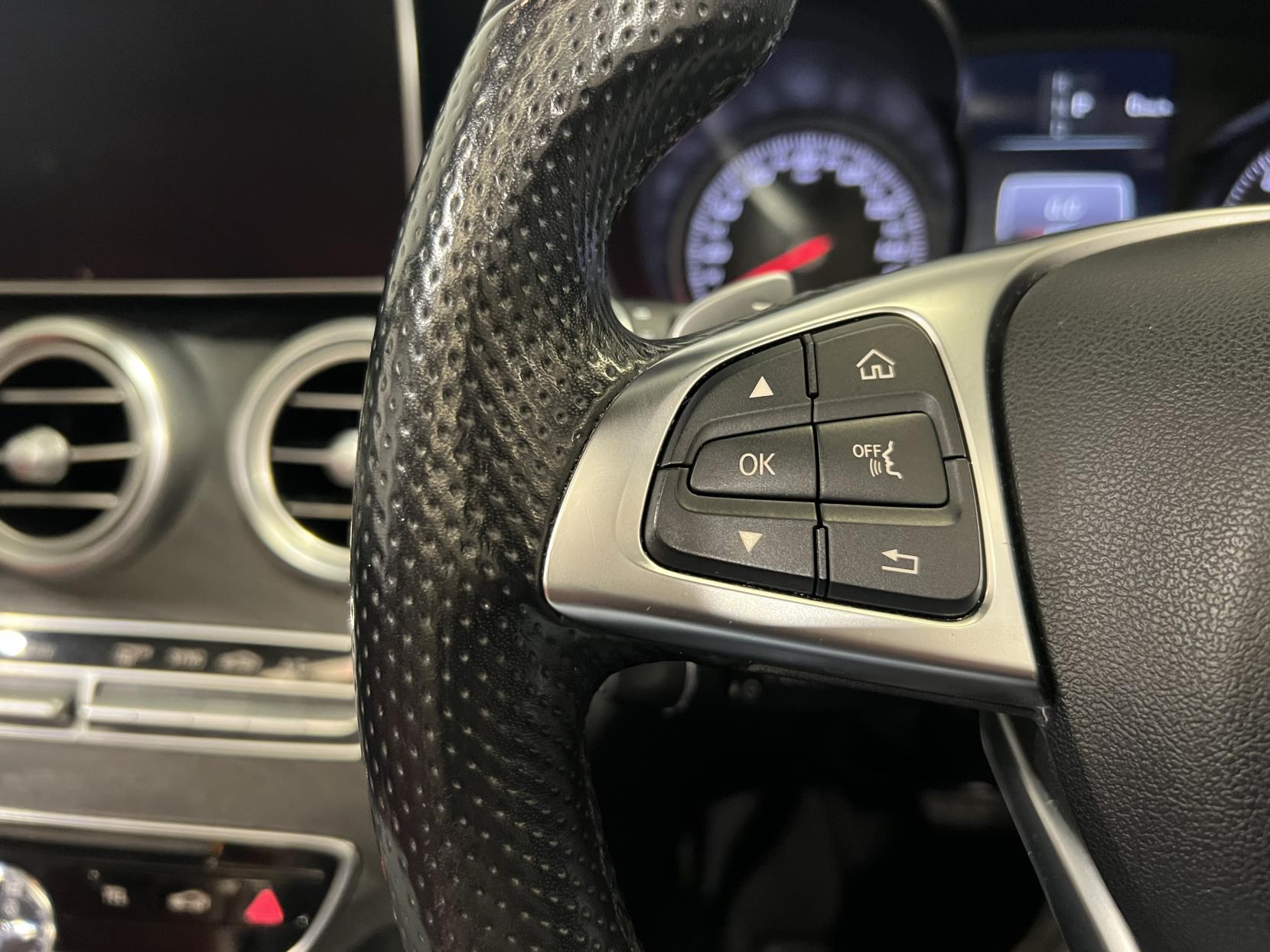 Mercedes-Benz C Class 2.1 C220d AMG Line (Premium Plus) Cabriolet 2dr Diesel G-Tronic+ 4MATIC Euro 6 (s/s) (170 ps)