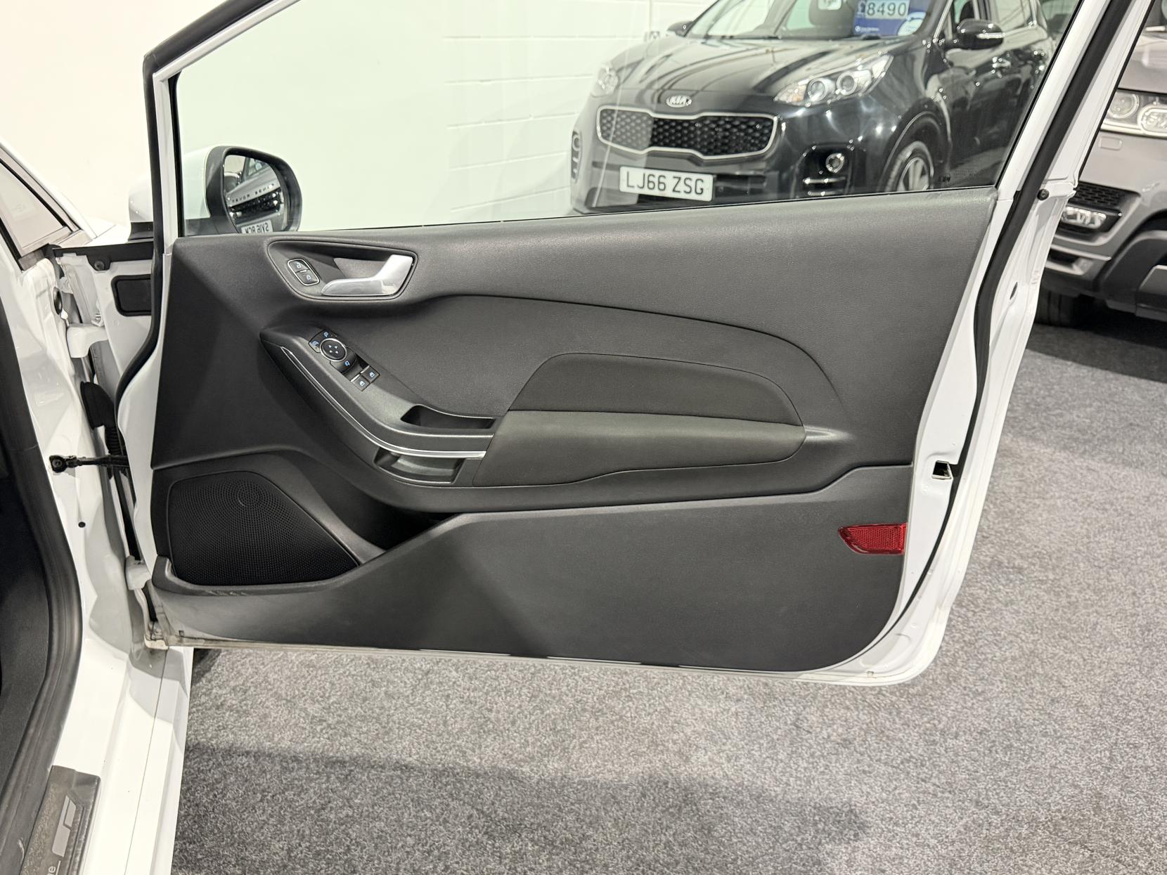 Ford Fiesta 1.0T EcoBoost ST-Line Hatchback 3dr Petrol Manual Euro 6 (s/s) (125 ps)