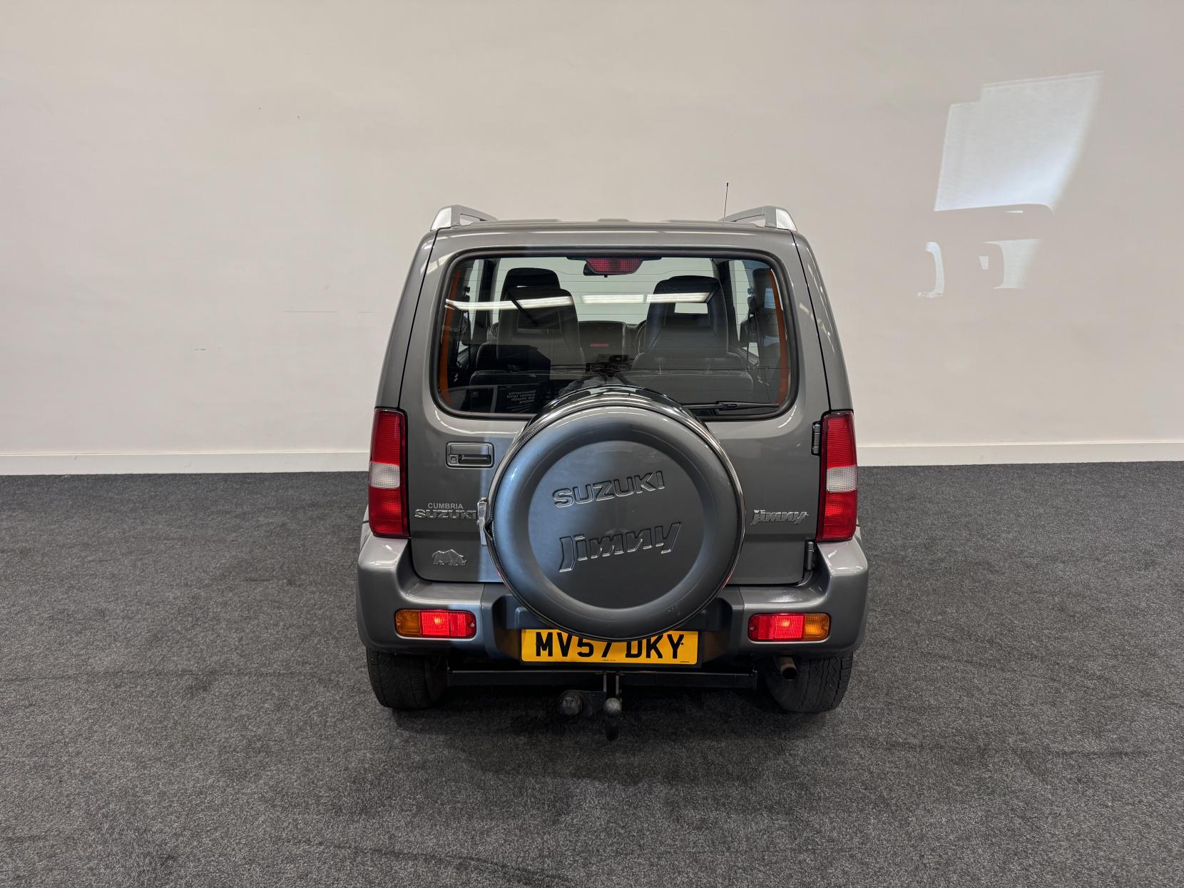 Suzuki Jimny 1.3 JLX+ SUV 3dr Petrol Manual (174 g/km, 83 bhp)