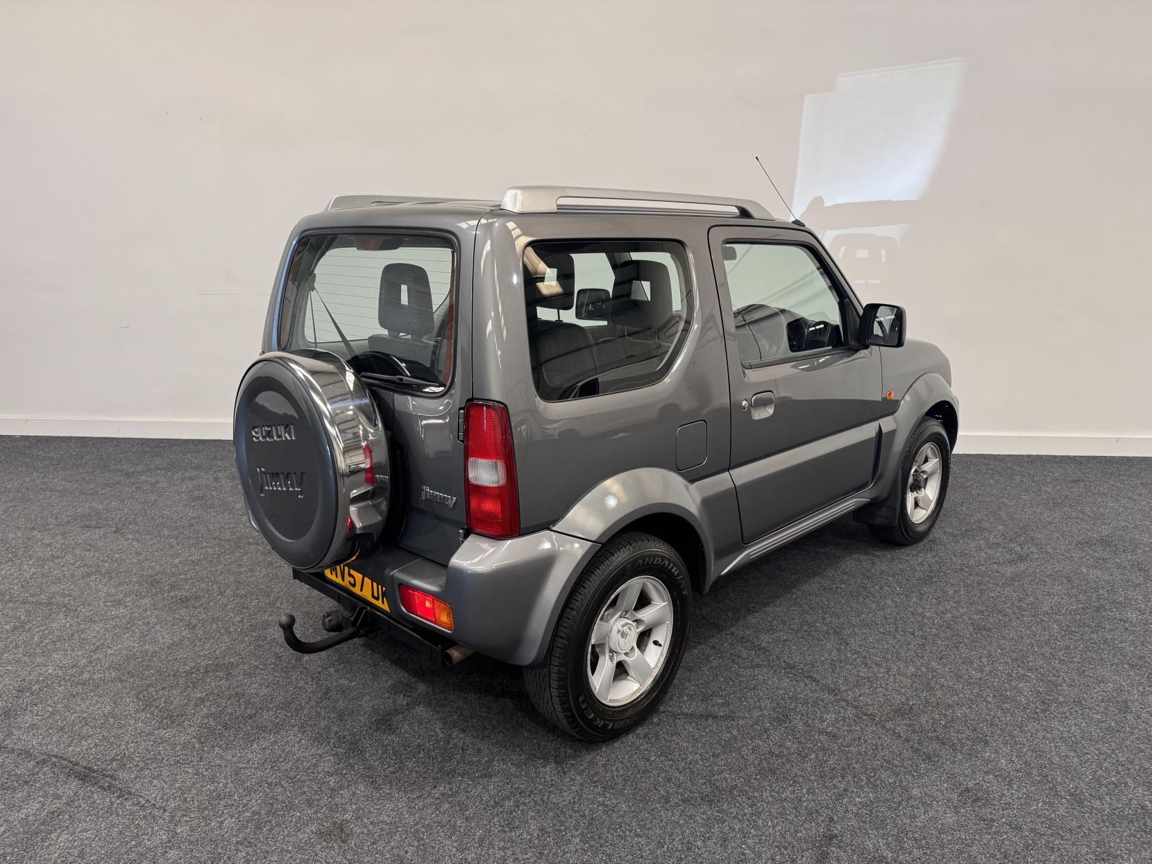 Suzuki Jimny 1.3 JLX+ SUV 3dr Petrol Manual (174 g/km, 83 bhp)