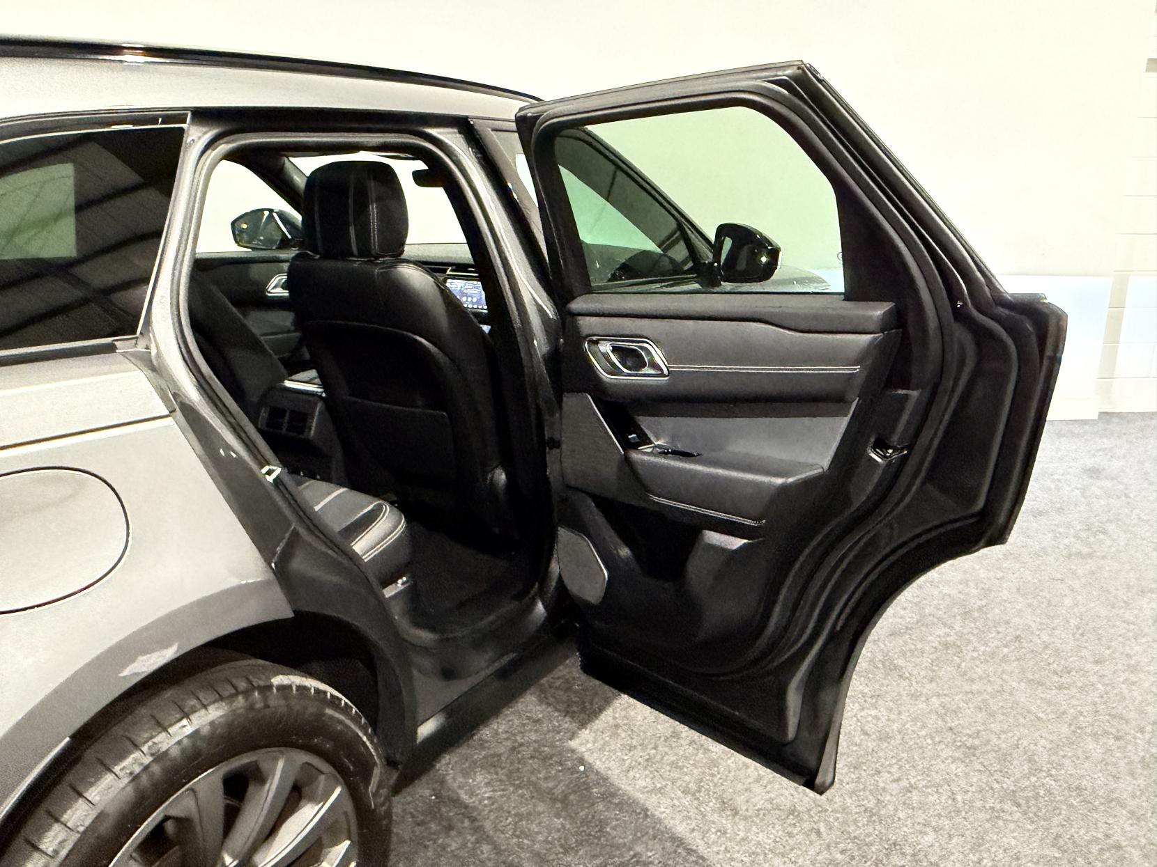 Land Rover Range Rover Velar 2.0 D180 R-Dynamic SE SUV 5dr Diesel Auto 4WD Euro 6 (s/s) (180 ps)