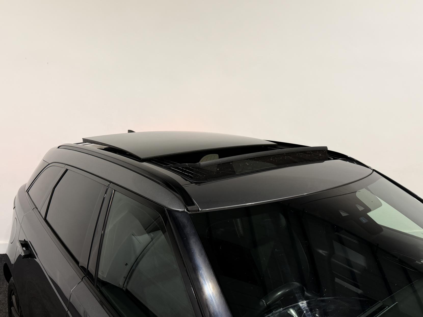 Land Rover Range Rover Velar 2.0 D180 R-Dynamic SE SUV 5dr Diesel Auto 4WD Euro 6 (s/s) (180 ps)