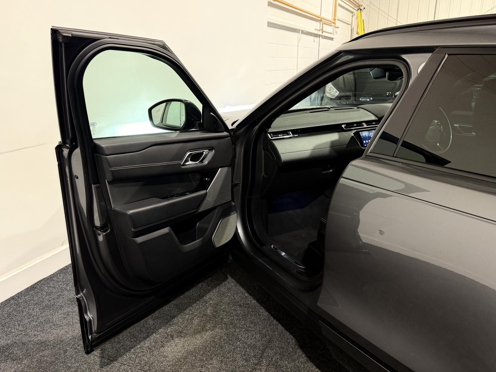 Land Rover Range Rover Velar 2.0 D180 R-Dynamic SE SUV 5dr Diesel Auto 4WD Euro 6 (s/s) (180 ps)