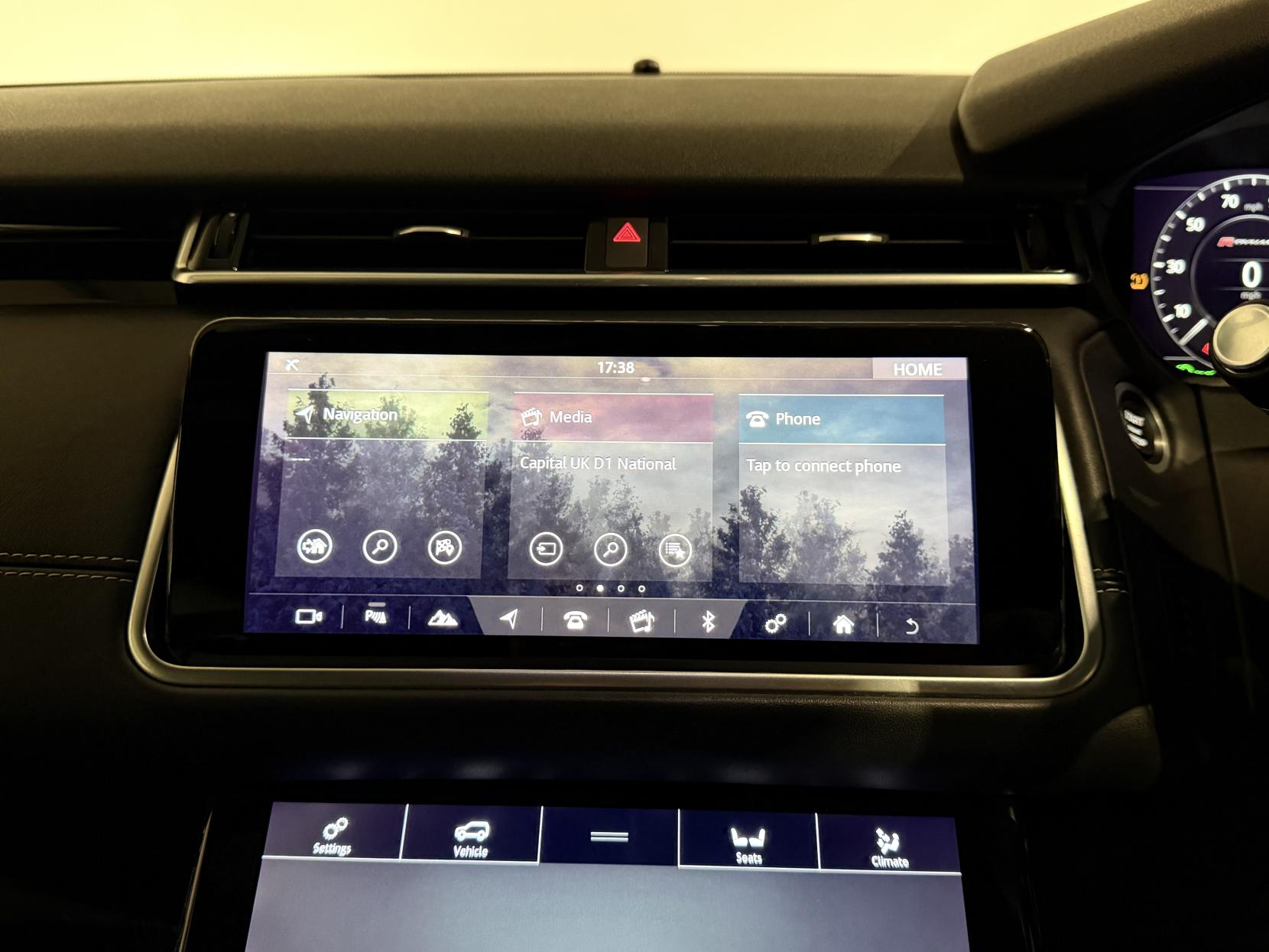 Land Rover Range Rover Velar 2.0 D180 R-Dynamic SE SUV 5dr Diesel Auto 4WD Euro 6 (s/s) (180 ps)