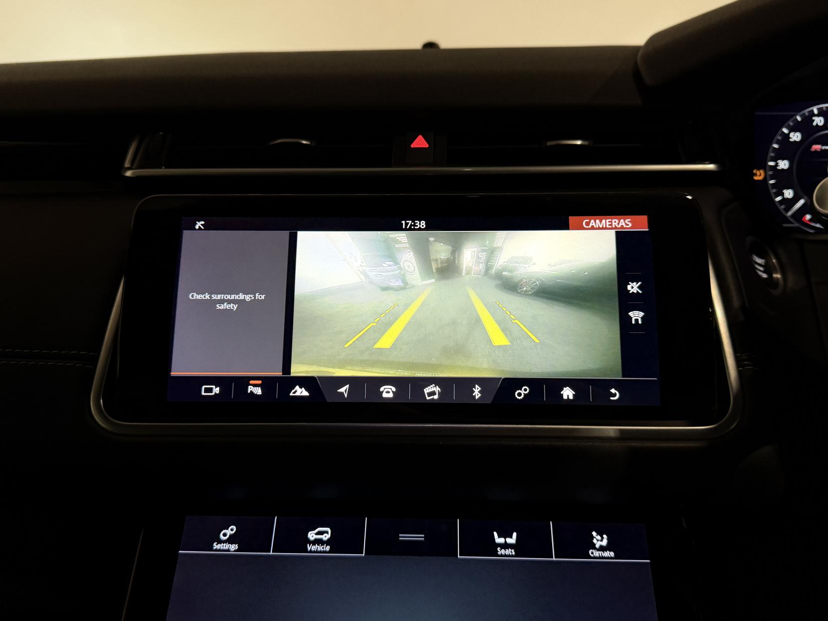 Land Rover Range Rover Velar 2.0 D180 R-Dynamic SE SUV 5dr Diesel Auto 4WD Euro 6 (s/s) (180 ps)