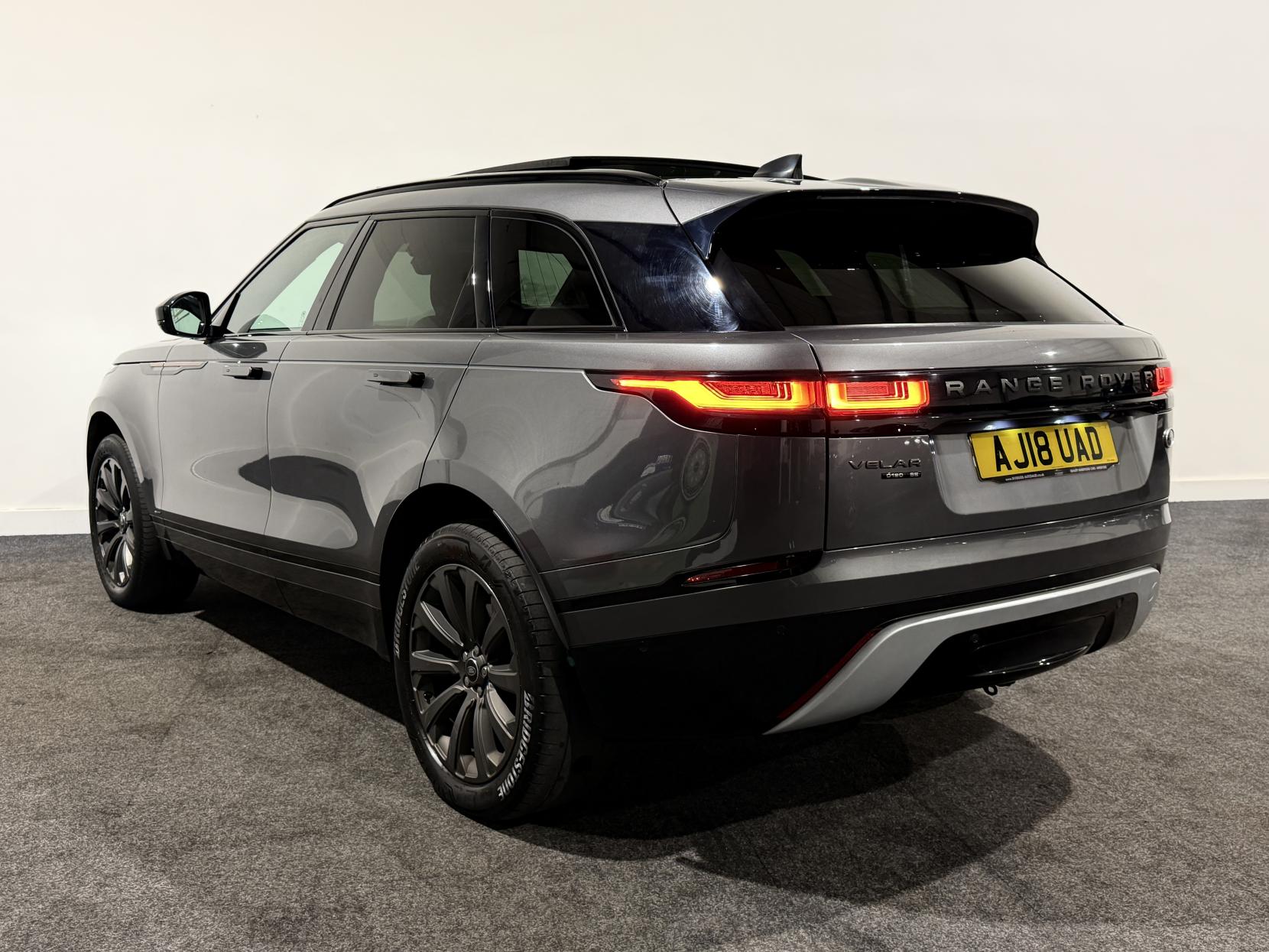 Land Rover Range Rover Velar 2.0 D180 R-Dynamic SE SUV 5dr Diesel Auto 4WD Euro 6 (s/s) (180 ps)