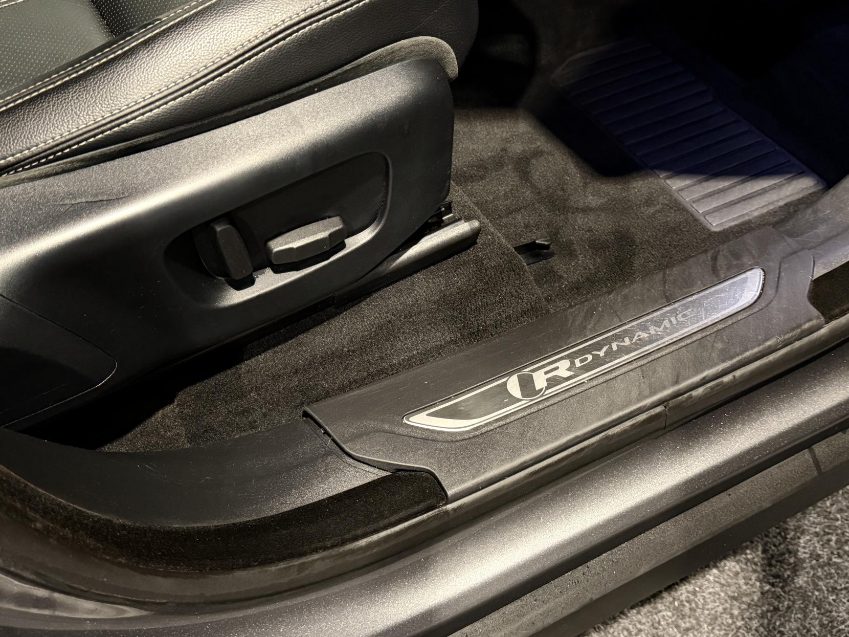 Land Rover Range Rover Velar 2.0 D180 R-Dynamic SE SUV 5dr Diesel Auto 4WD Euro 6 (s/s) (180 ps)