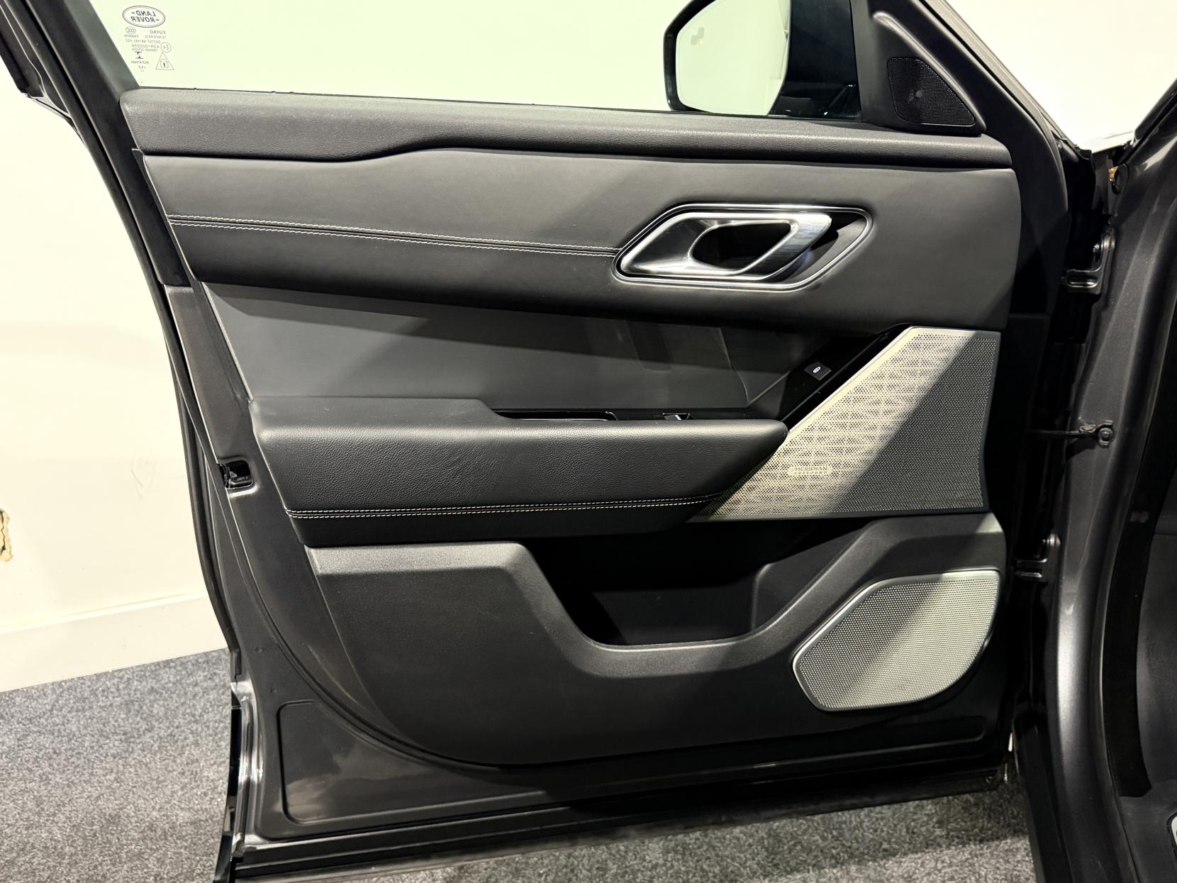 Land Rover Range Rover Velar 2.0 D180 R-Dynamic SE SUV 5dr Diesel Auto 4WD Euro 6 (s/s) (180 ps)