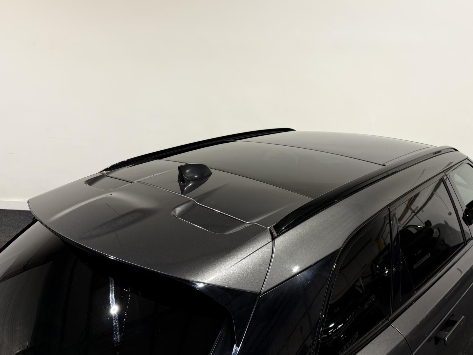 Land Rover Range Rover Velar 2.0 D180 R-Dynamic SE SUV 5dr Diesel Auto 4WD Euro 6 (s/s) (180 ps)