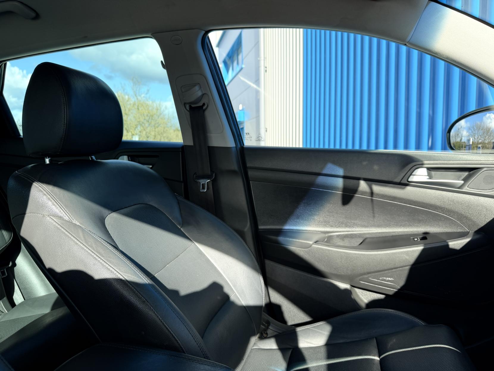 Hyundai TUCSON 1.6 GDi Premium SUV 5dr Petrol Manual Euro 6 (s/s) (132 ps)