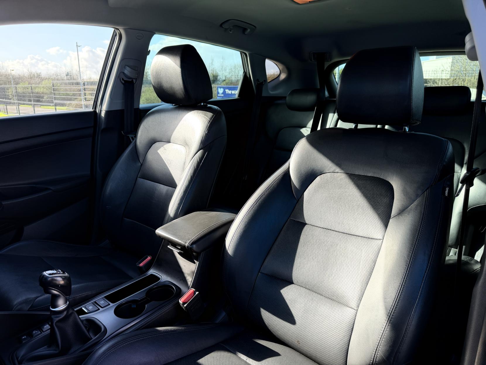 Hyundai TUCSON 1.6 GDi Premium SUV 5dr Petrol Manual Euro 6 (s/s) (132 ps)