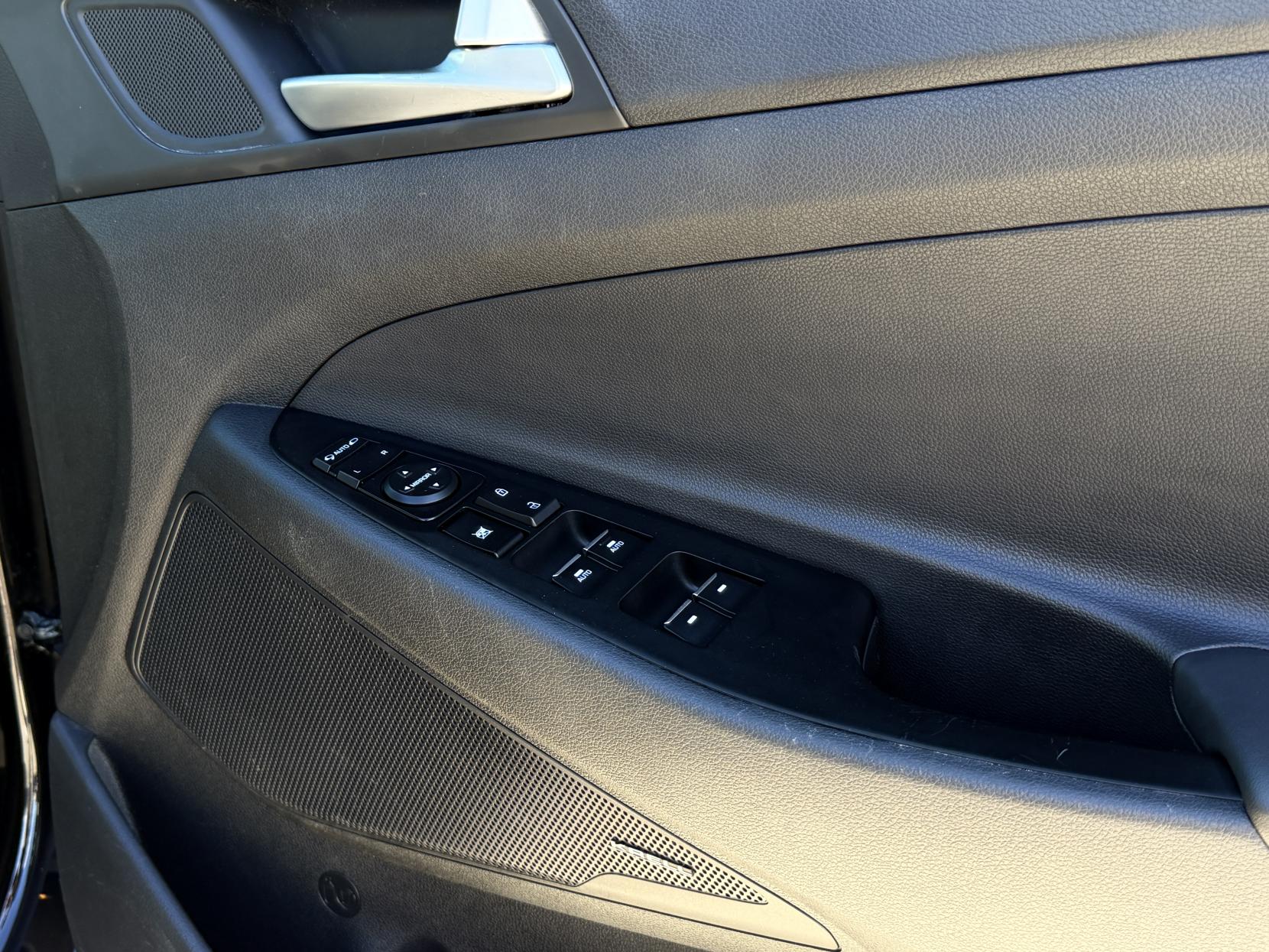 Hyundai TUCSON 1.6 GDi Premium SUV 5dr Petrol Manual Euro 6 (s/s) (132 ps)