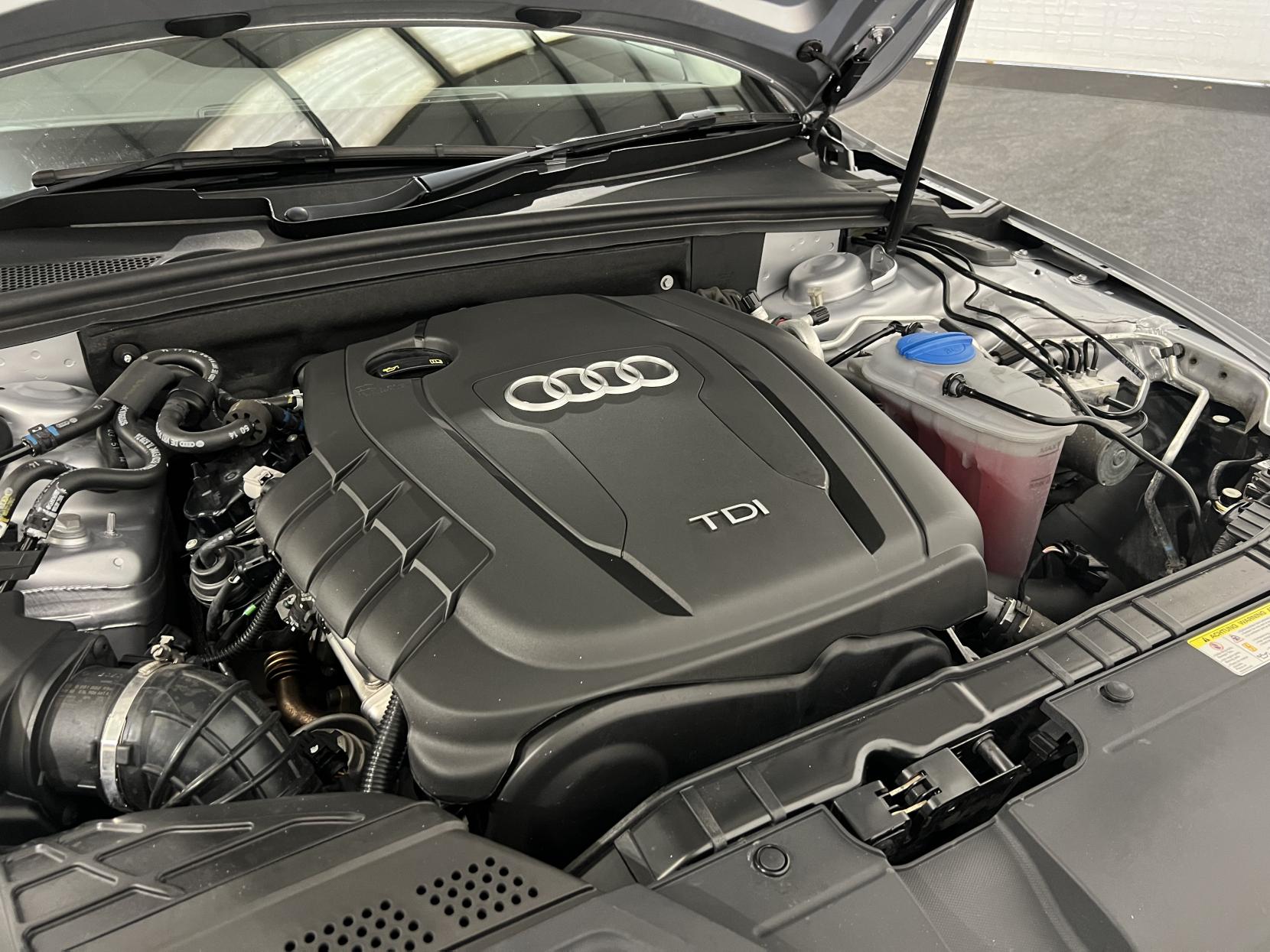 Audi A4 Avant 2.0 TDI SE Technik Estate 5dr Diesel S Tronic quattro Euro 5 (s/s) (177 ps)