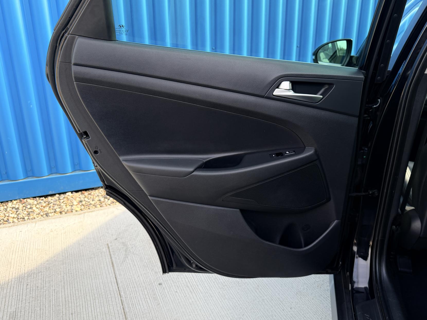 Hyundai TUCSON 1.7 CRDi Blue Drive Premium SUV 5dr Diesel DCT Euro 6 (s/s) (141 ps)