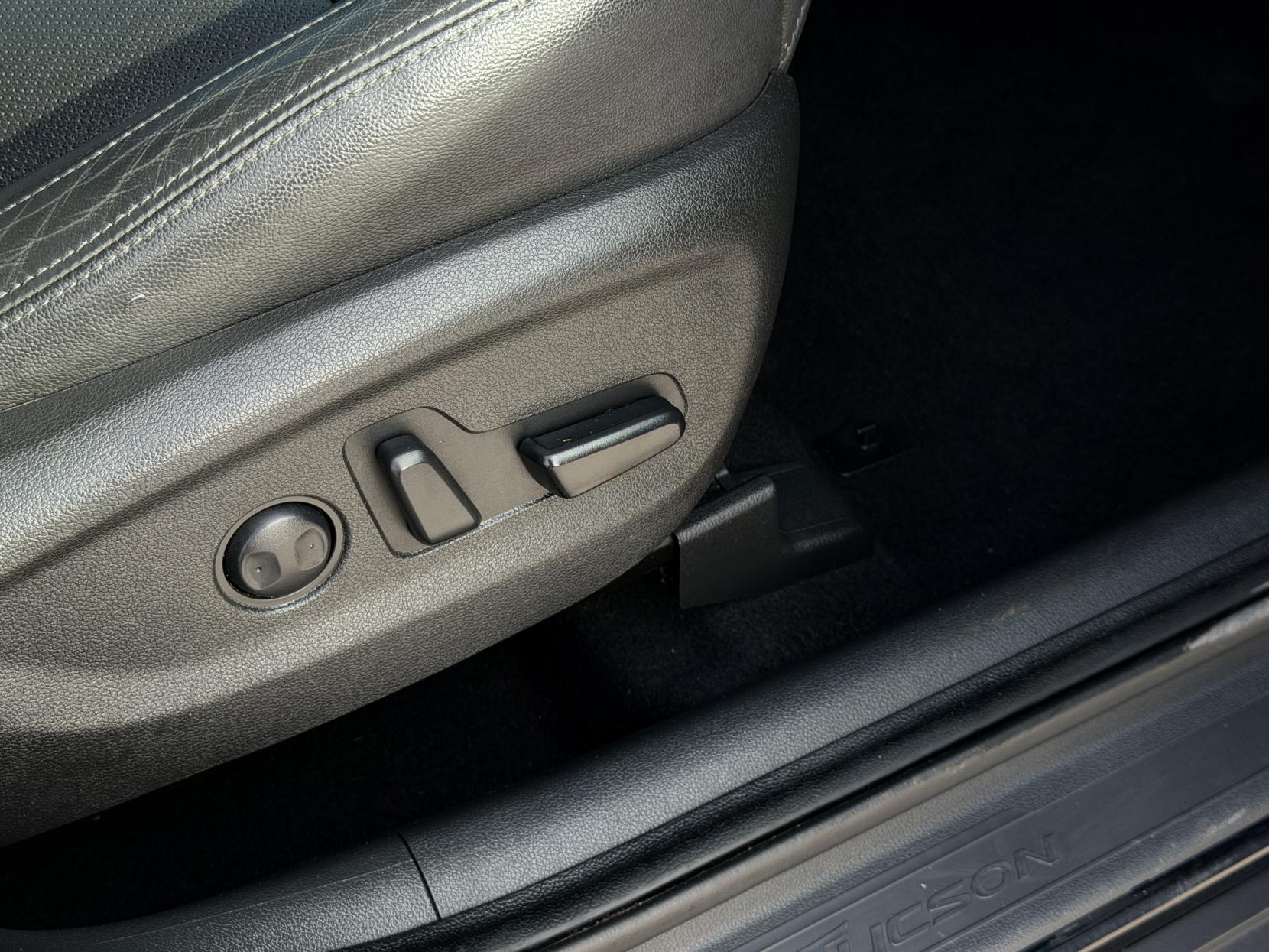 Hyundai TUCSON 1.7 CRDi Blue Drive Premium SUV 5dr Diesel DCT Euro 6 (s/s) (141 ps)