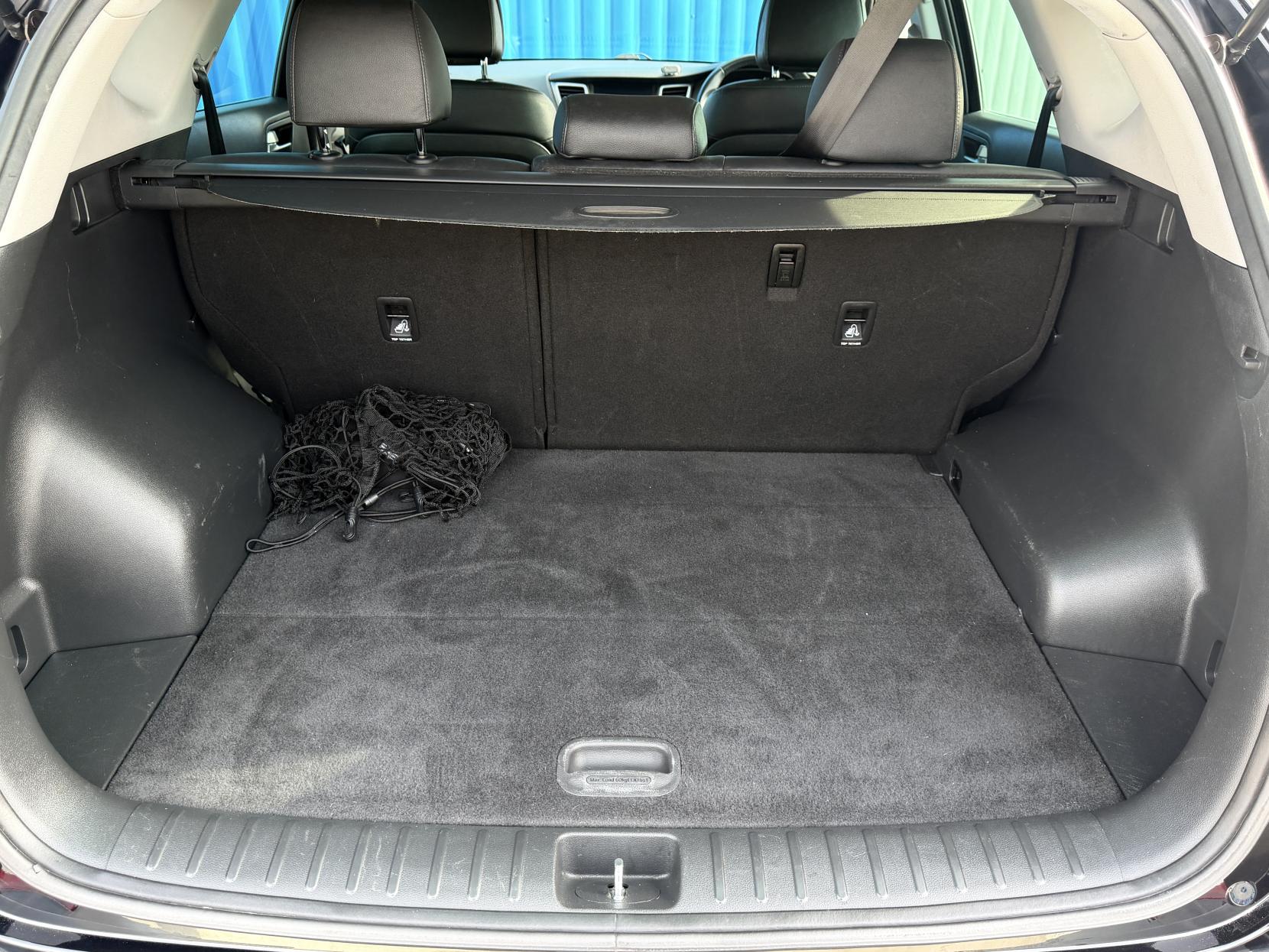 Hyundai TUCSON 1.7 CRDi Blue Drive Premium SUV 5dr Diesel DCT Euro 6 (s/s) (141 ps)