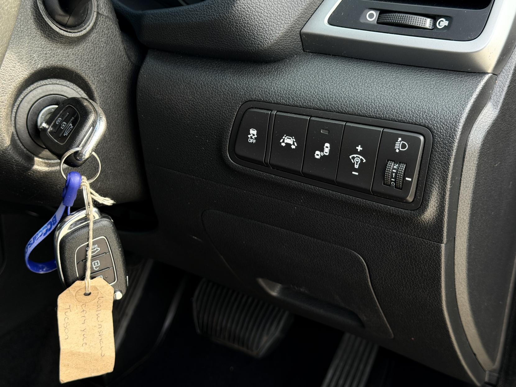 Hyundai TUCSON 1.7 CRDi Blue Drive Premium SUV 5dr Diesel DCT Euro 6 (s/s) (141 ps)