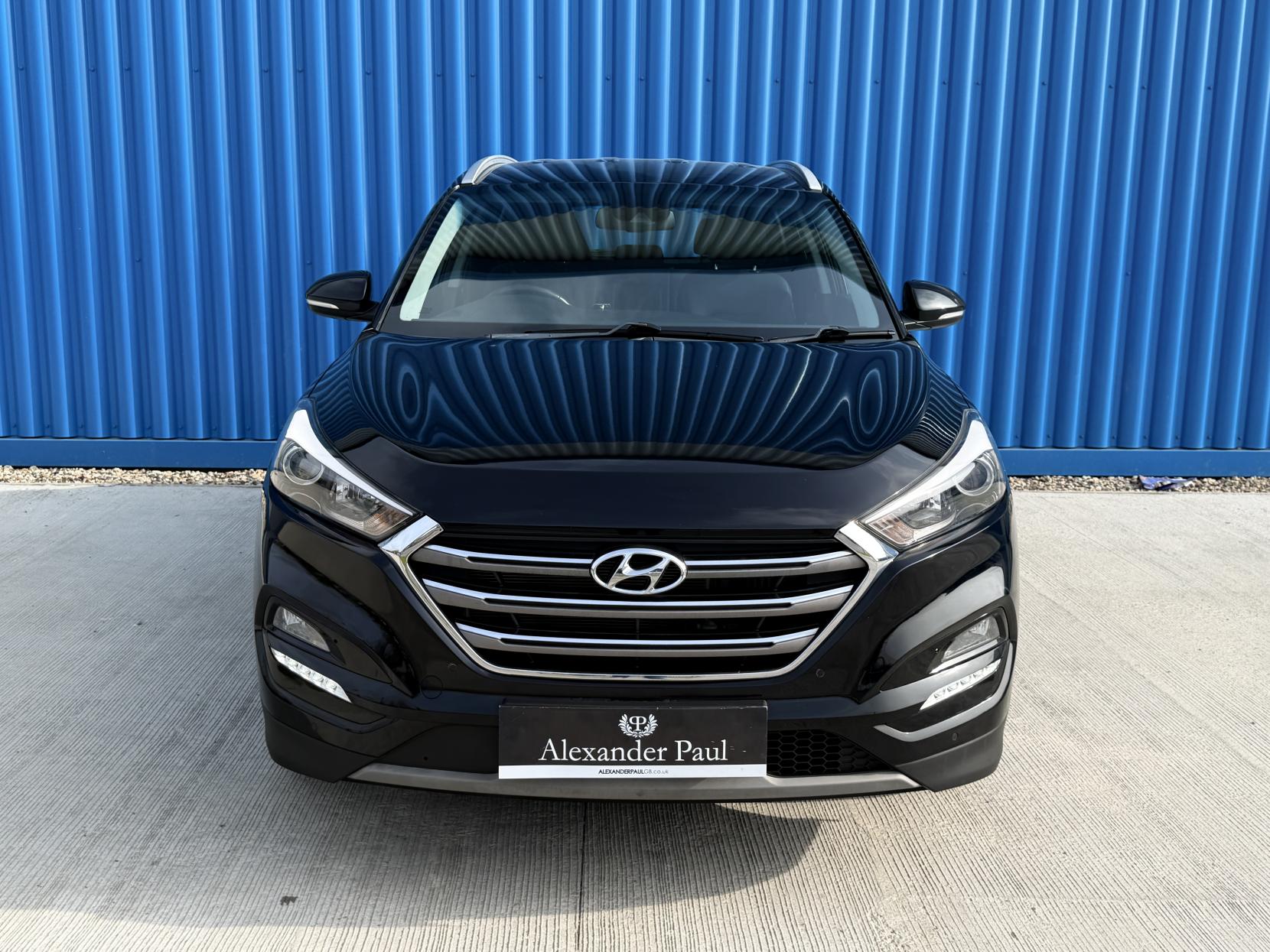 Hyundai TUCSON 1.7 CRDi Blue Drive Premium SUV 5dr Diesel DCT Euro 6 (s/s) (141 ps)