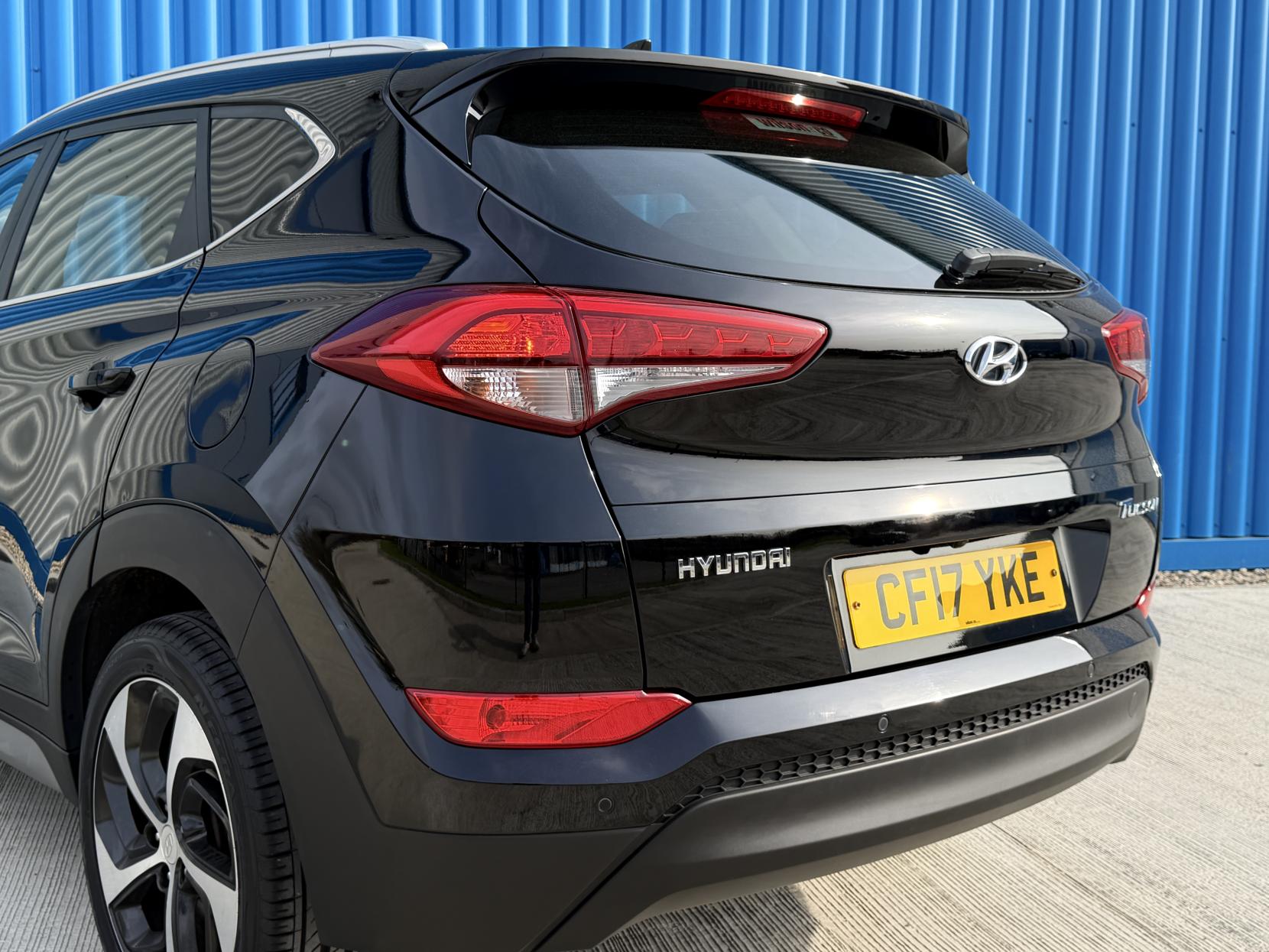 Hyundai TUCSON 1.7 CRDi Blue Drive Premium SUV 5dr Diesel DCT Euro 6 (s/s) (141 ps)