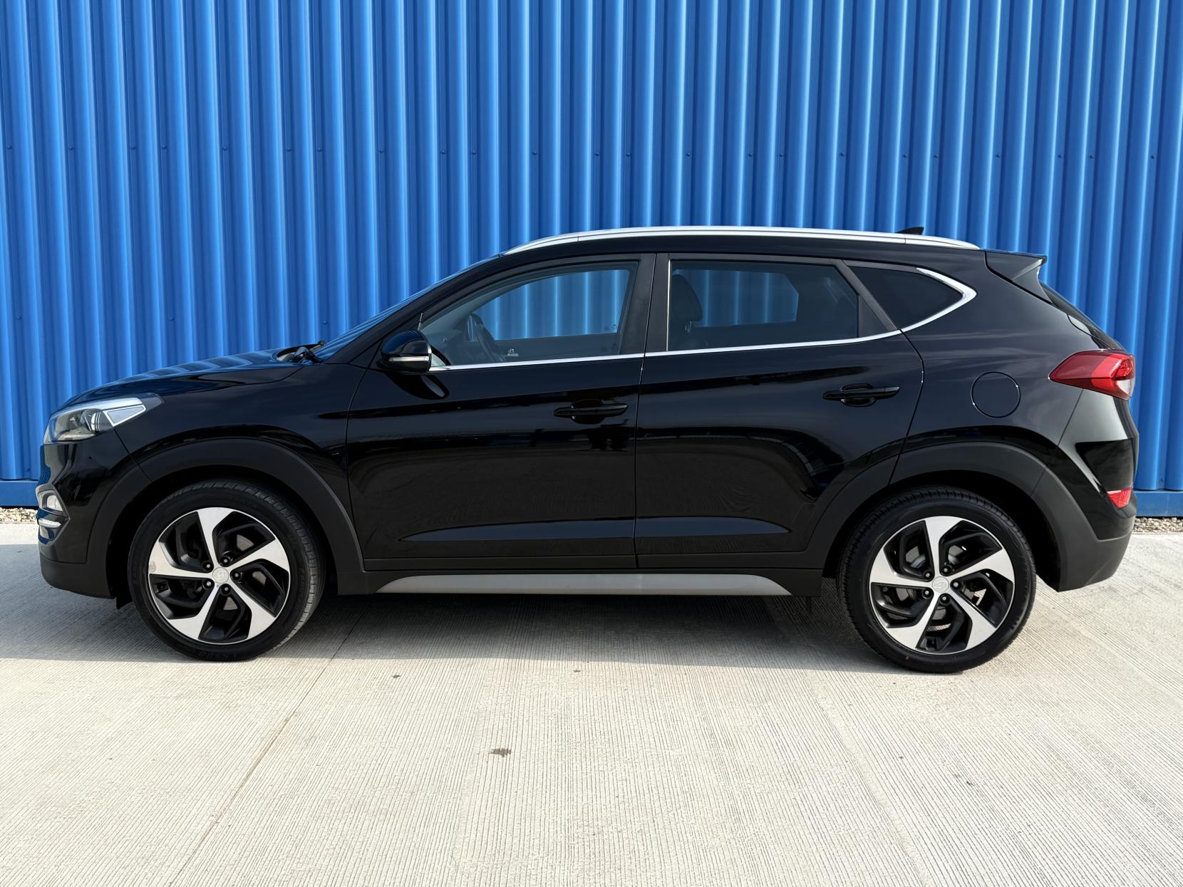 Hyundai TUCSON 1.7 CRDi Blue Drive Premium SUV 5dr Diesel DCT Euro 6 (s/s) (141 ps)