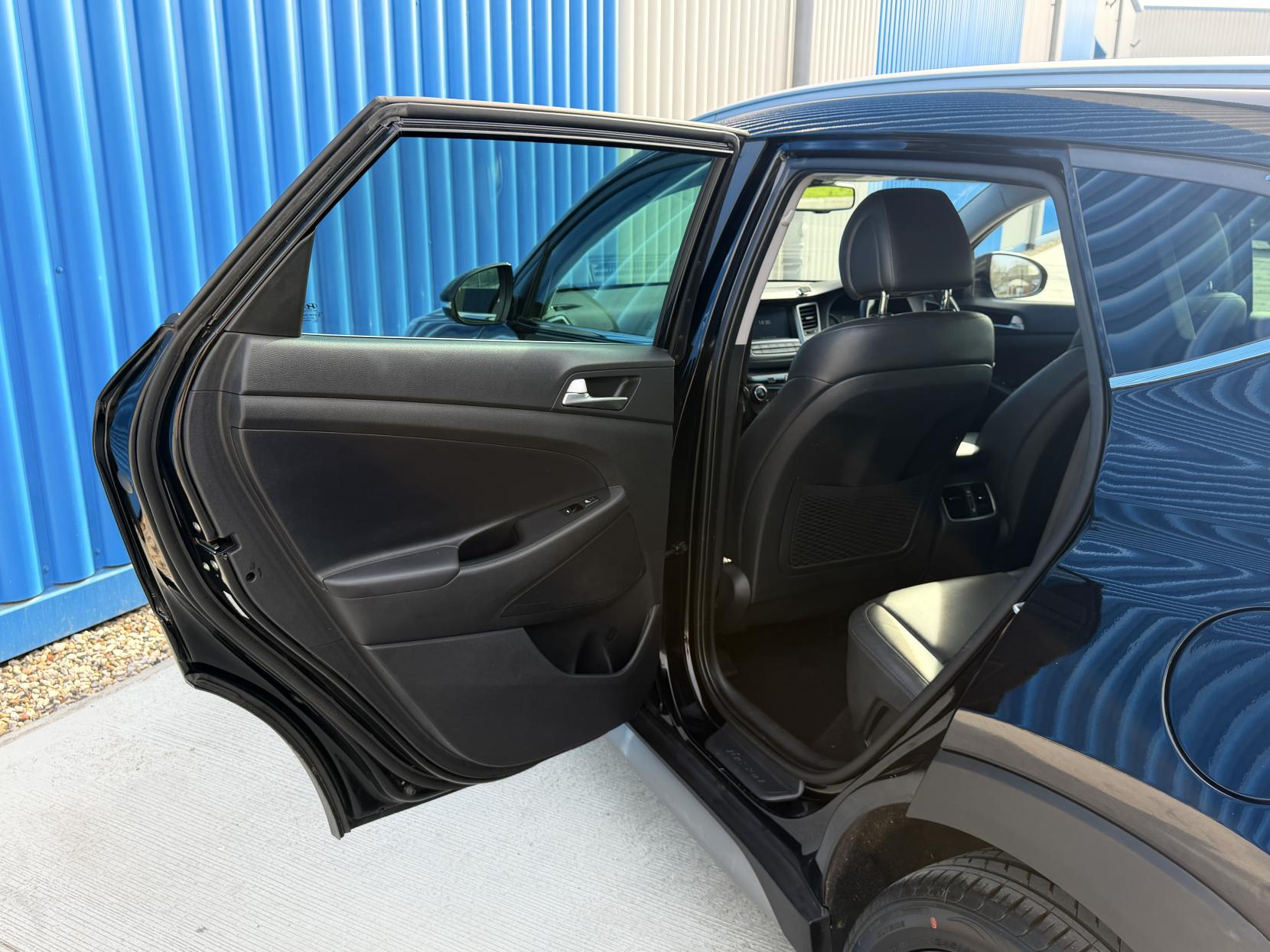 Hyundai TUCSON 1.7 CRDi Blue Drive Premium SUV 5dr Diesel DCT Euro 6 (s/s) (141 ps)