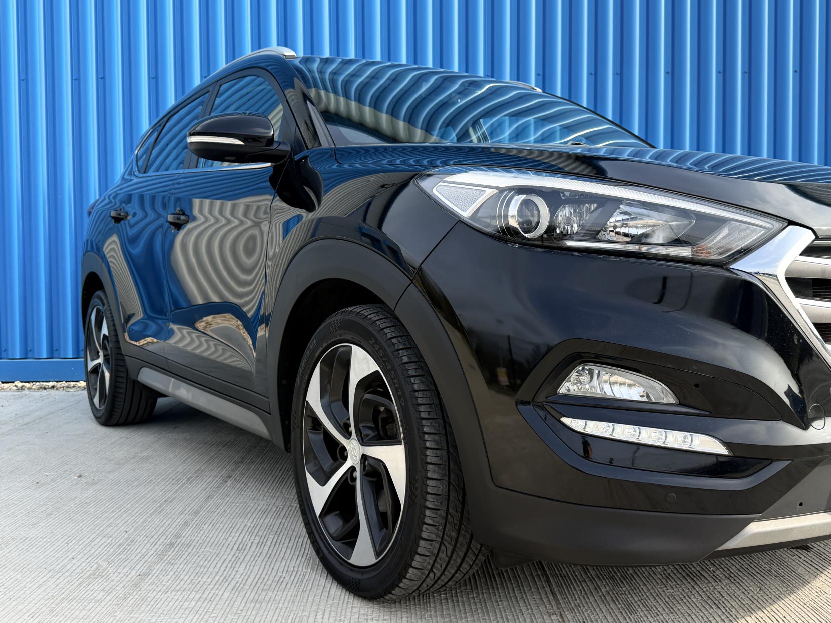 Hyundai TUCSON 1.7 CRDi Blue Drive Premium SUV 5dr Diesel DCT Euro 6 (s/s) (141 ps)