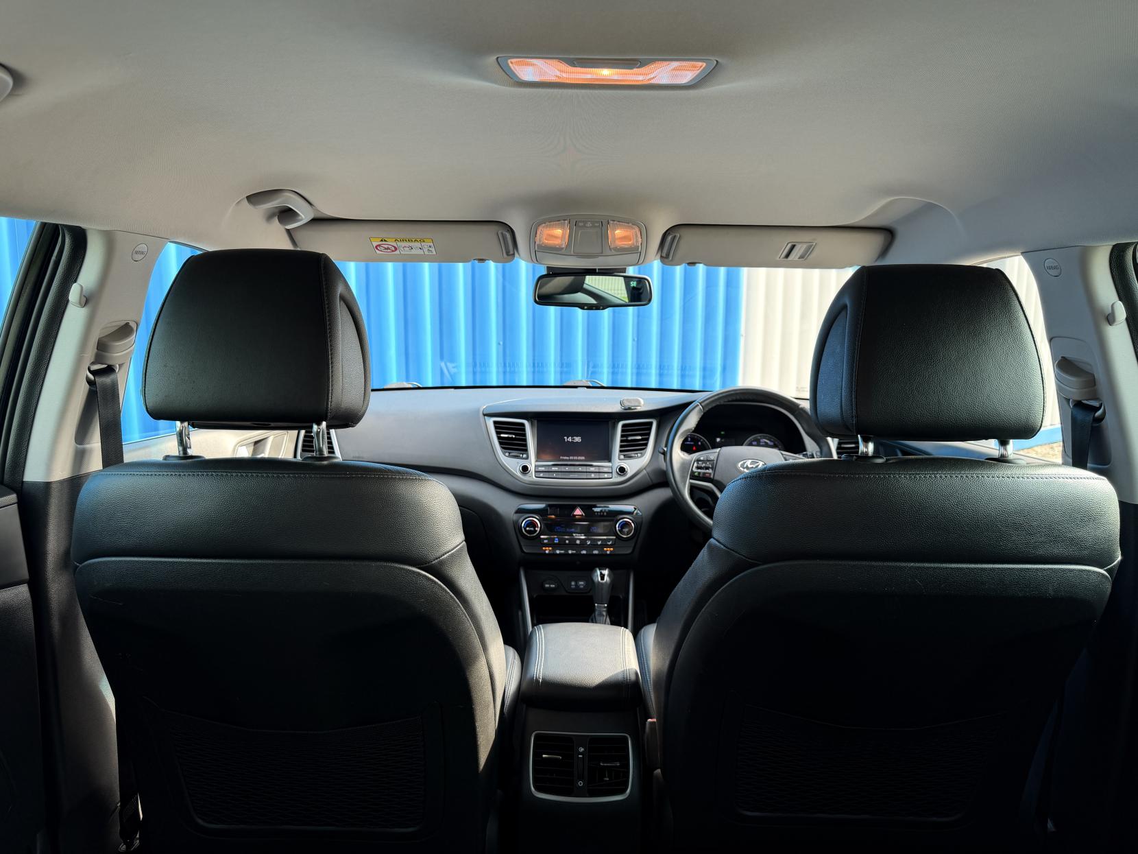 Hyundai TUCSON 1.7 CRDi Blue Drive Premium SUV 5dr Diesel DCT Euro 6 (s/s) (141 ps)