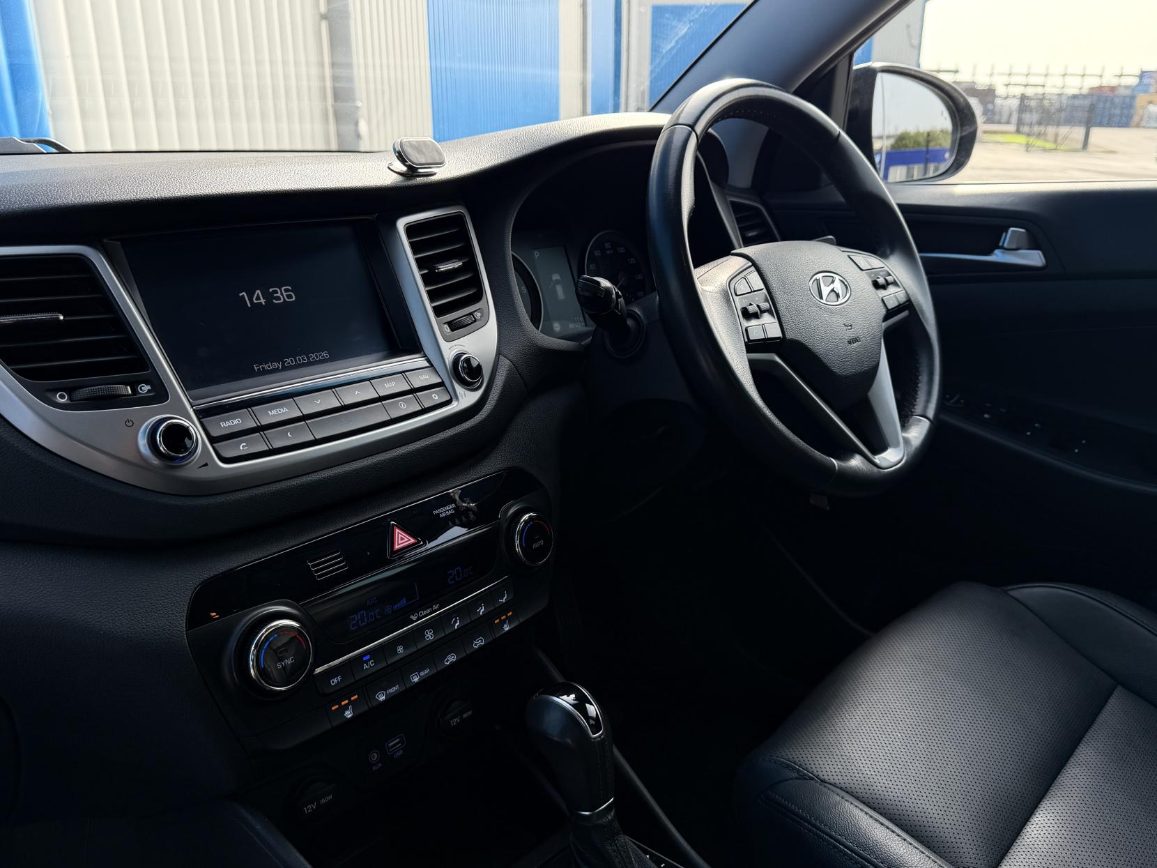 Hyundai TUCSON 1.7 CRDi Blue Drive Premium SUV 5dr Diesel DCT Euro 6 (s/s) (141 ps)