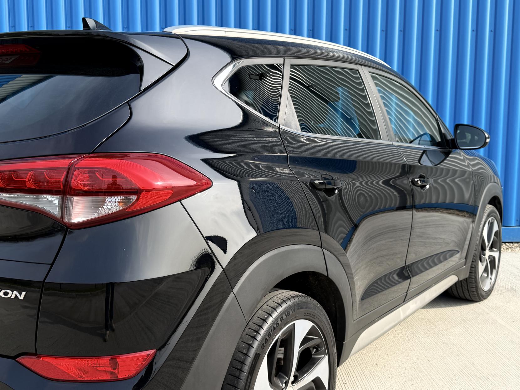 Hyundai TUCSON 1.7 CRDi Blue Drive Premium SUV 5dr Diesel DCT Euro 6 (s/s) (141 ps)