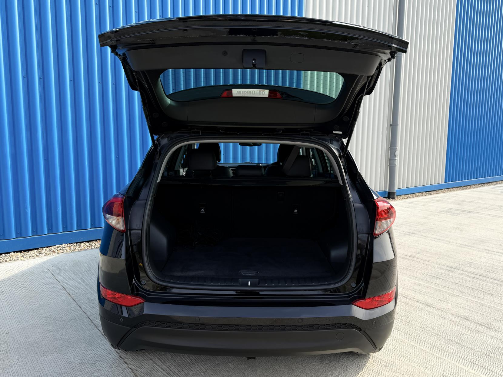 Hyundai TUCSON 1.7 CRDi Blue Drive Premium SUV 5dr Diesel DCT Euro 6 (s/s) (141 ps)