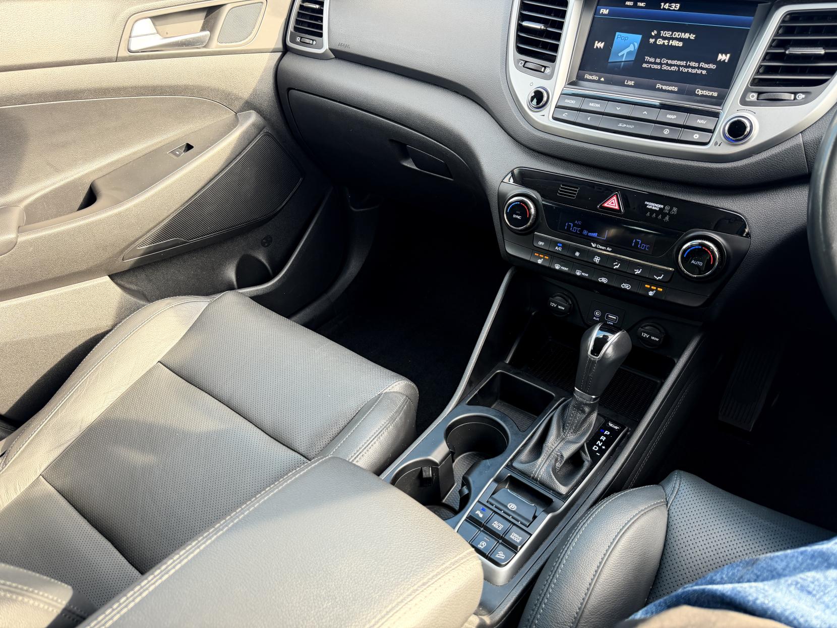 Hyundai TUCSON 1.7 CRDi Blue Drive Premium SUV 5dr Diesel DCT Euro 6 (s/s) (141 ps)