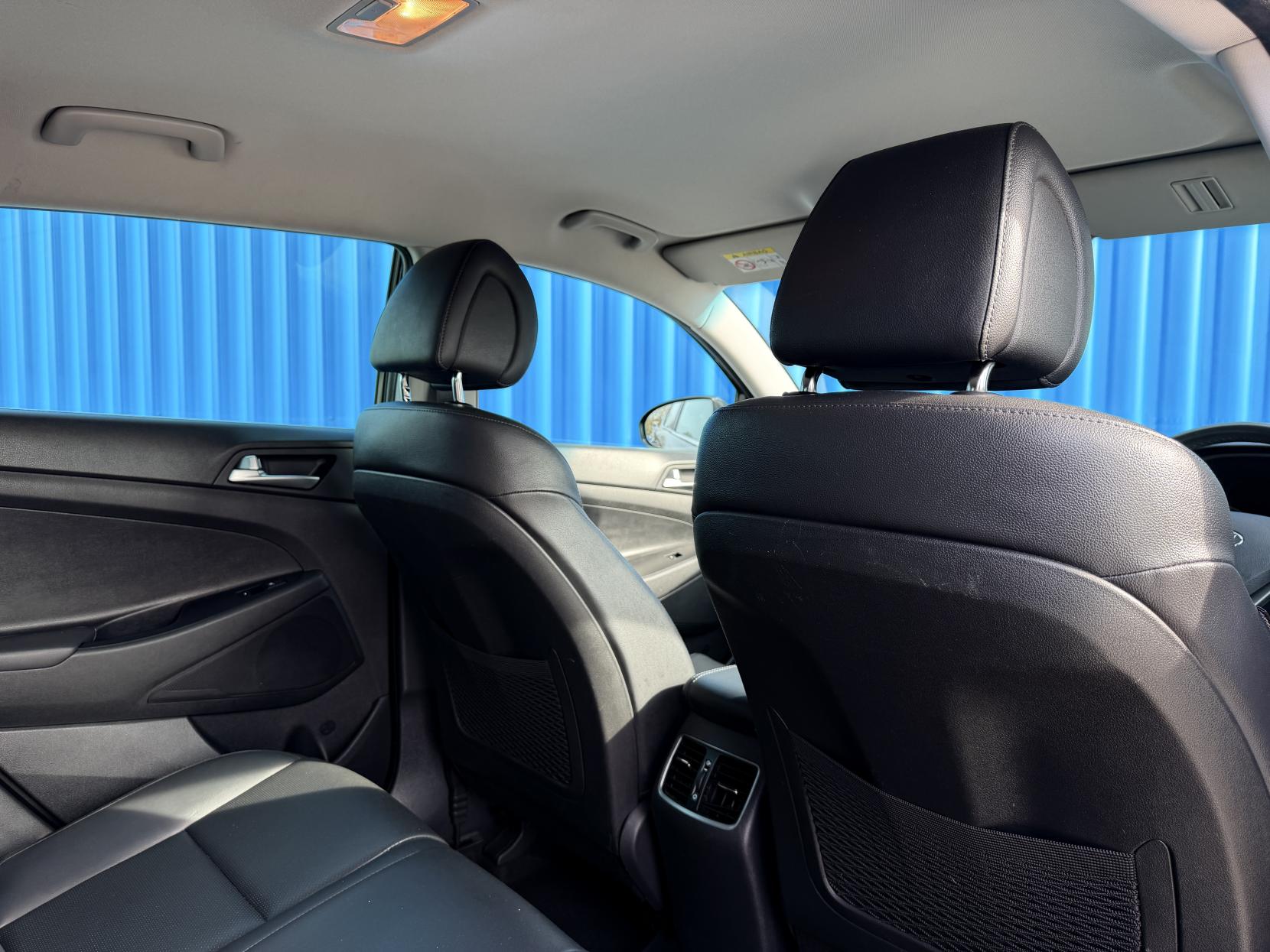 Hyundai TUCSON 1.7 CRDi Blue Drive Premium SUV 5dr Diesel DCT Euro 6 (s/s) (141 ps)