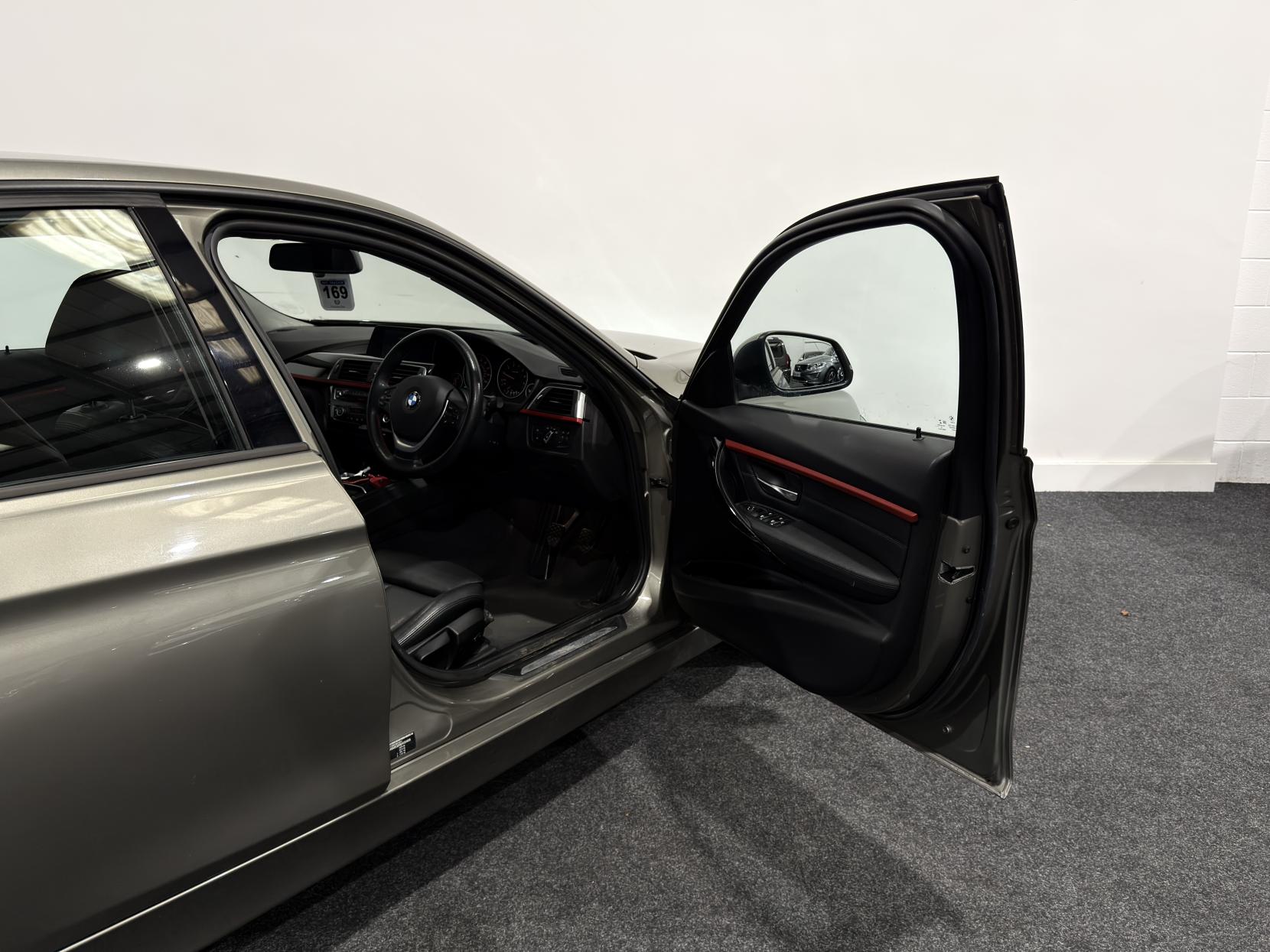 BMW 3 Series 1.5 318i Sport Saloon 4dr Petrol Manual Euro 6 (s/s) (136 ps)