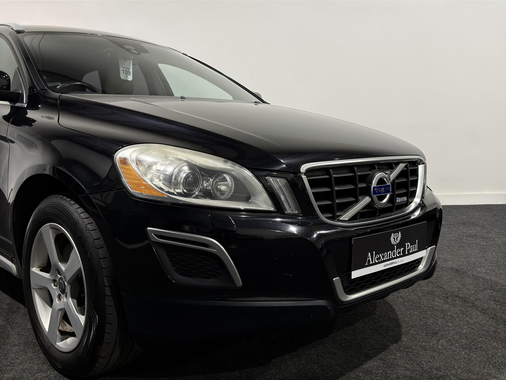 Volvo XC60 2.4 D5 R-Design SUV 5dr Diesel Geartronic AWD Euro 5 (215 ps)