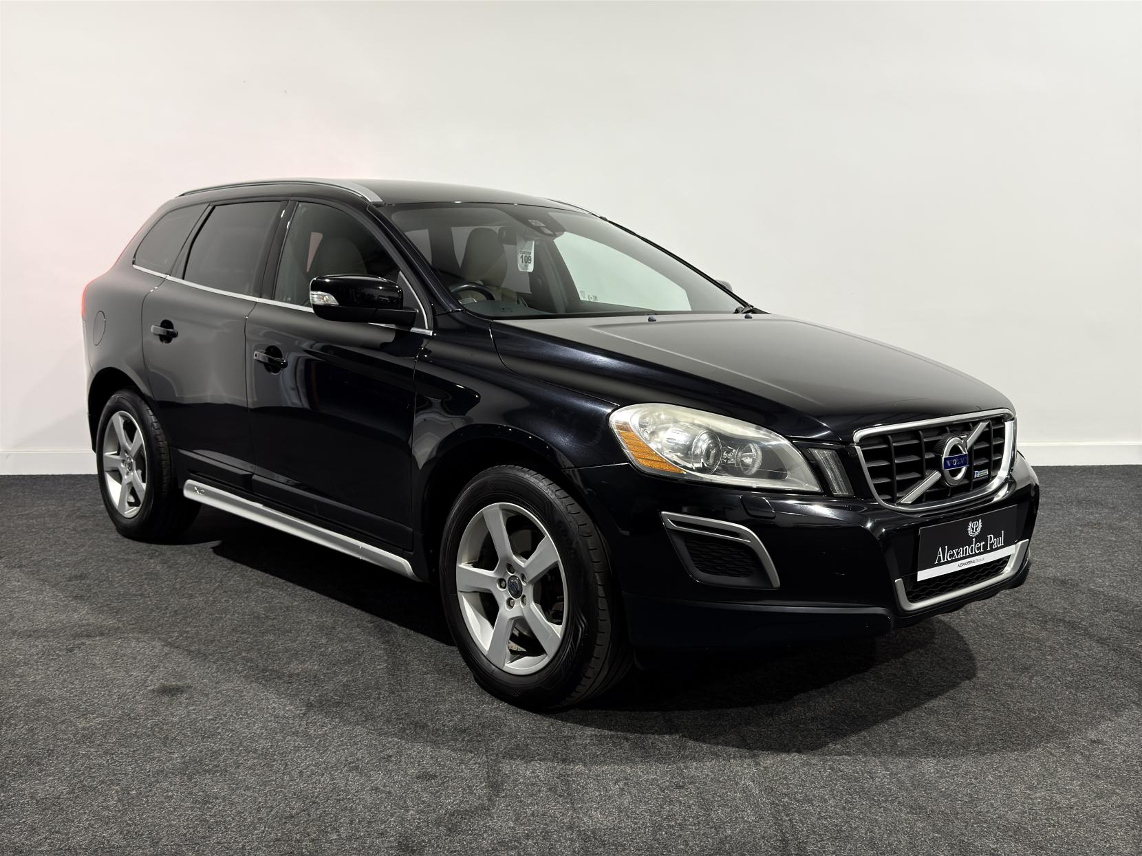 Volvo XC60 2.4 D5 R-Design SUV 5dr Diesel Geartronic AWD Euro 5 (215 ps)