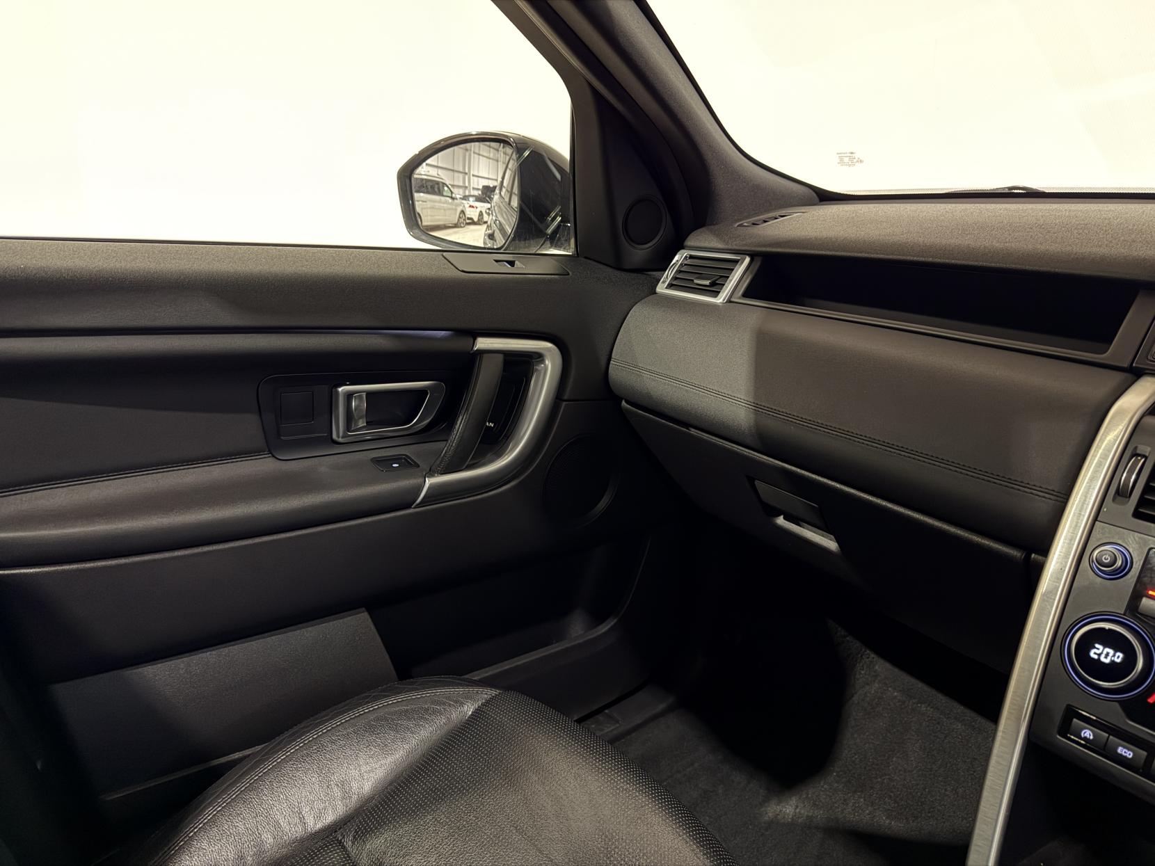 Land Rover Discovery Sport 2.0 TD4 HSE Black SUV 5dr Diesel Auto 4WD Euro 6 (s/s) (180 ps)