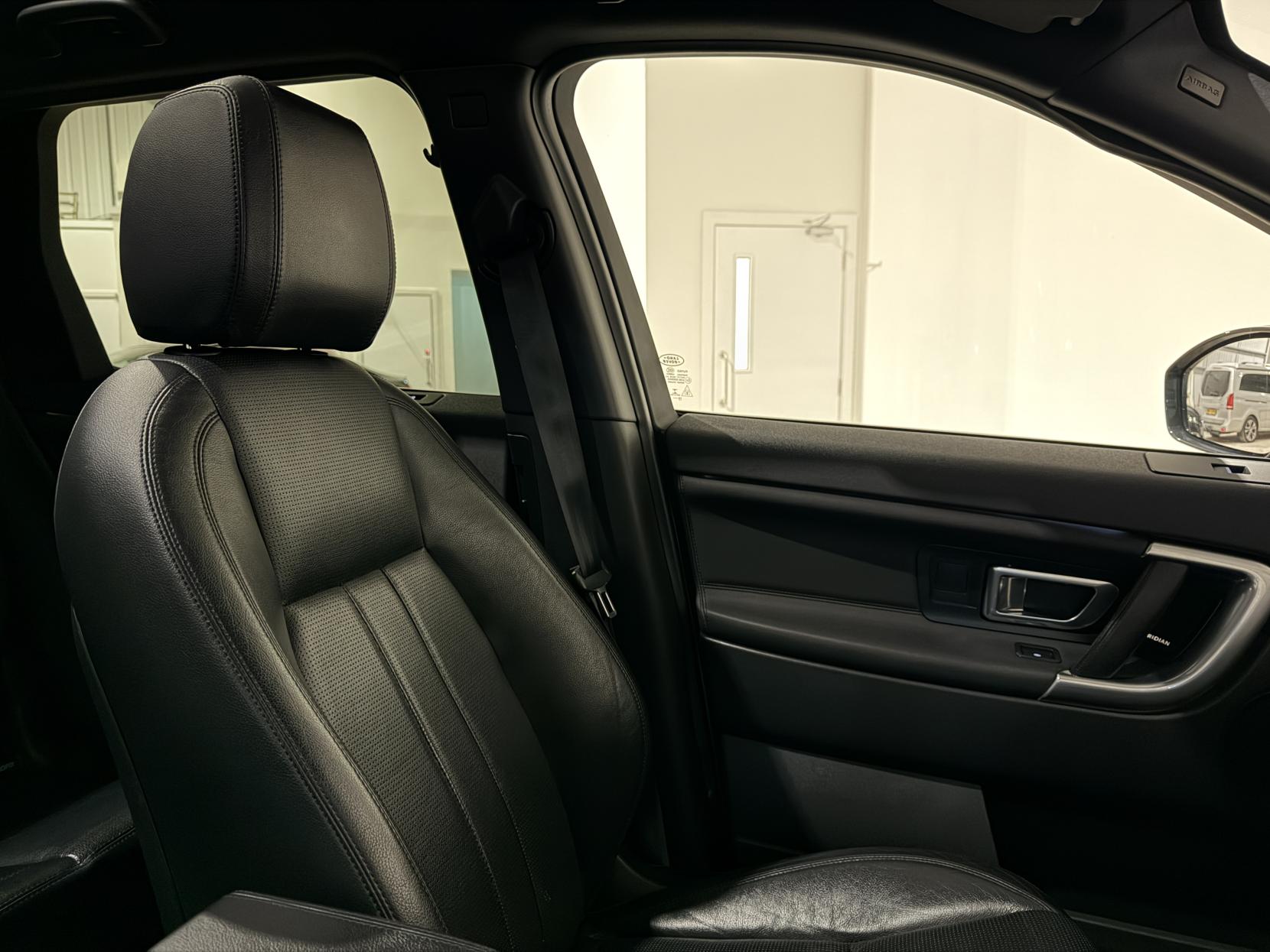 Land Rover Discovery Sport 2.0 TD4 HSE Black SUV 5dr Diesel Auto 4WD Euro 6 (s/s) (180 ps)