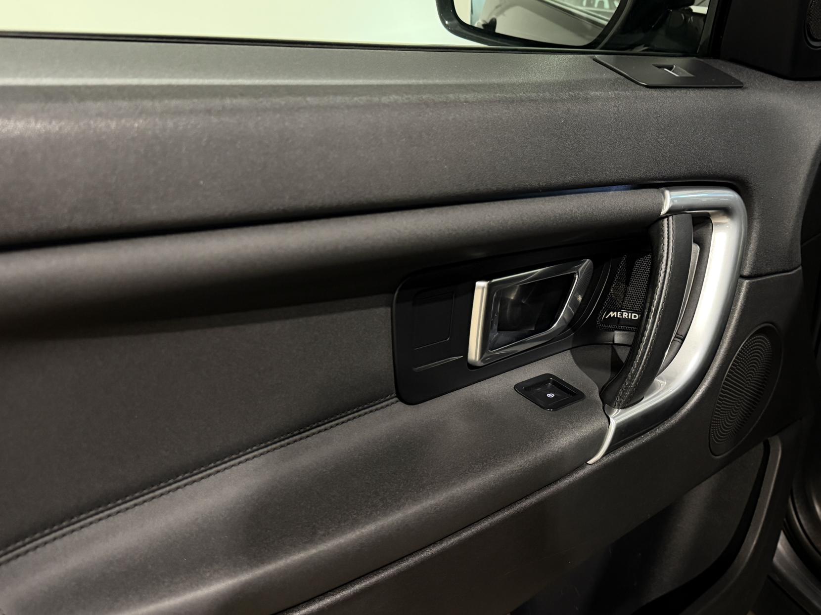 Land Rover Discovery Sport 2.0 TD4 HSE Black SUV 5dr Diesel Auto 4WD Euro 6 (s/s) (180 ps)