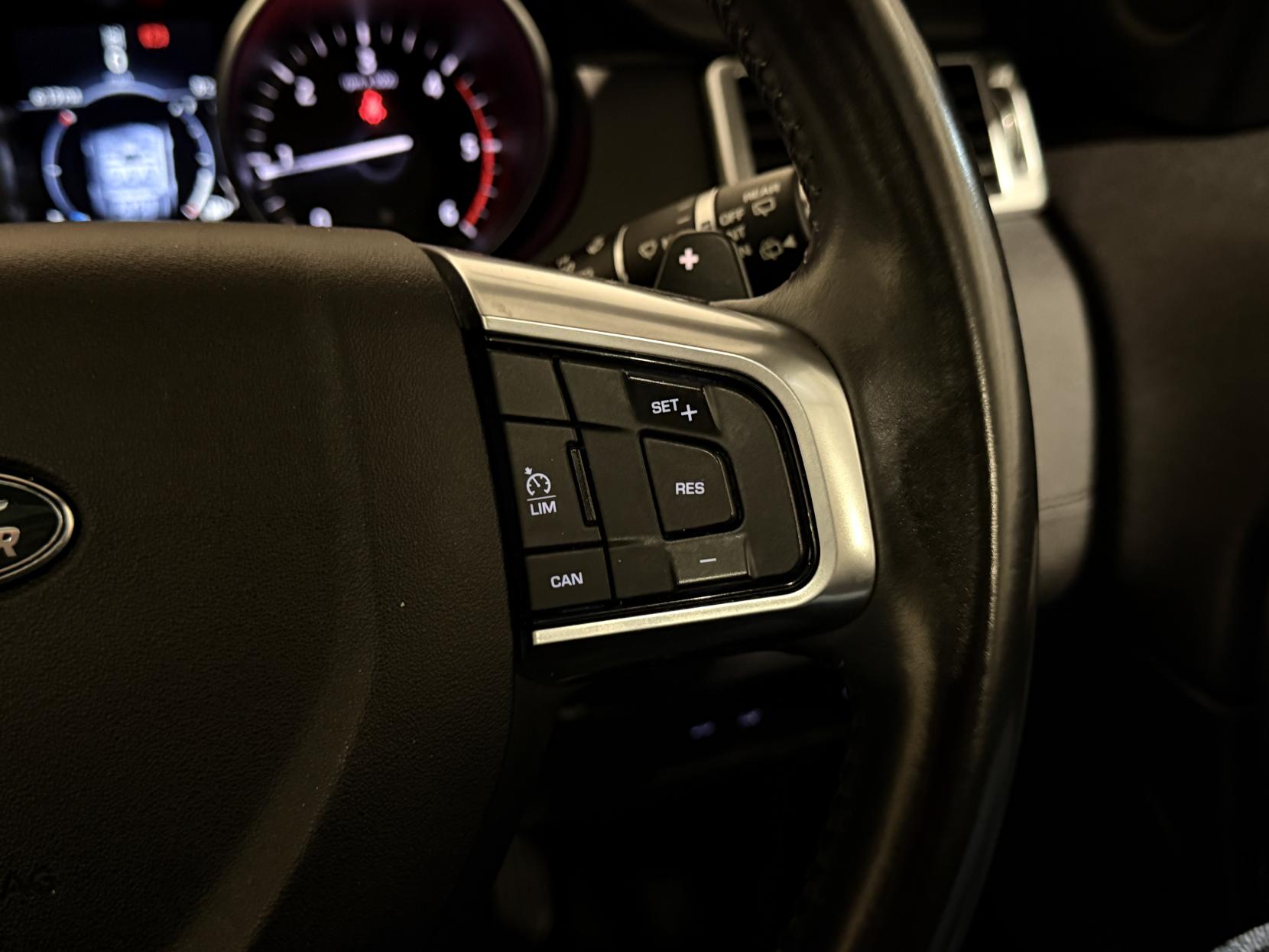 Land Rover Discovery Sport 2.0 TD4 HSE Black SUV 5dr Diesel Auto 4WD Euro 6 (s/s) (180 ps)