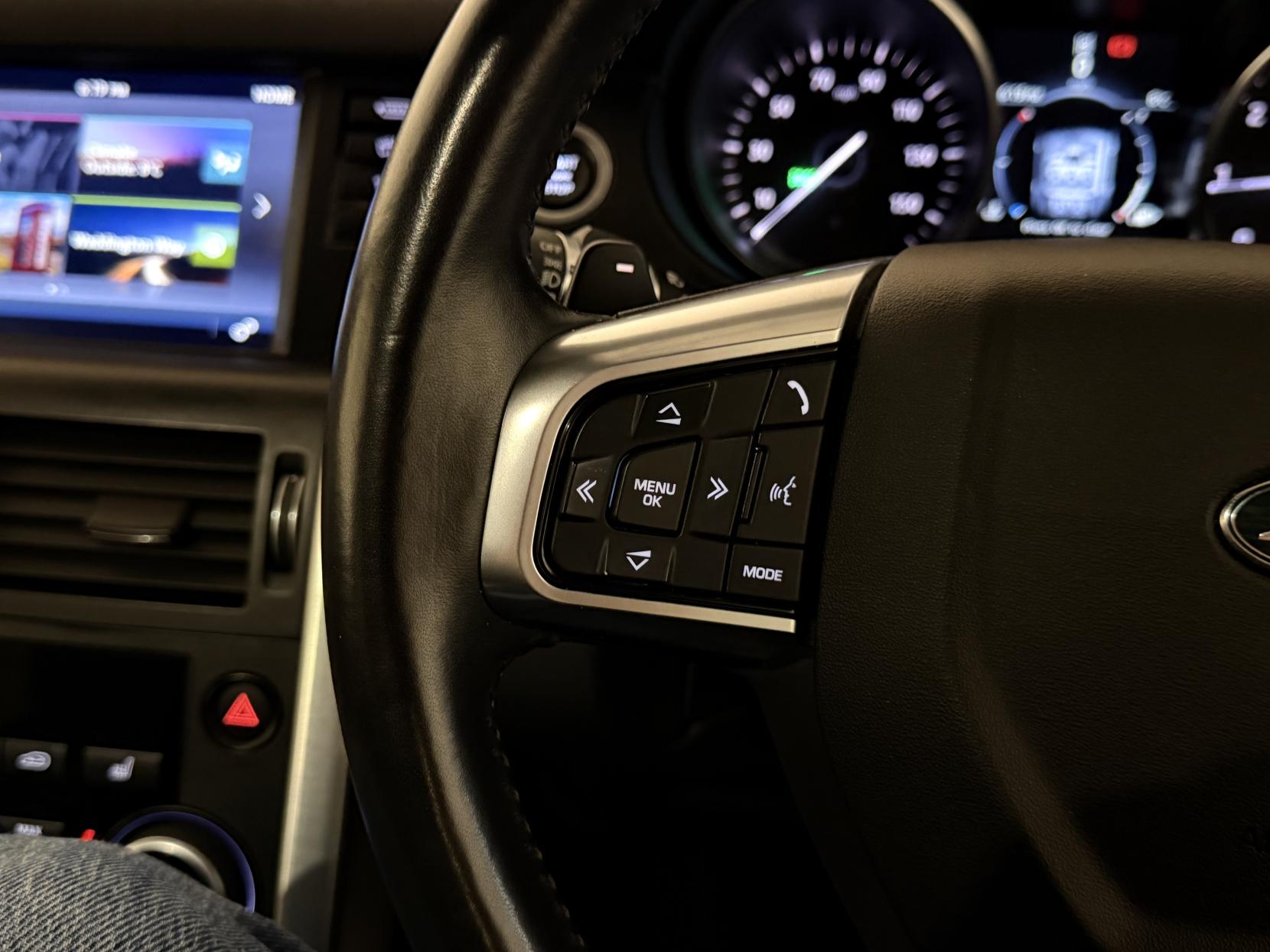 Land Rover Discovery Sport 2.0 TD4 HSE Black SUV 5dr Diesel Auto 4WD Euro 6 (s/s) (180 ps)