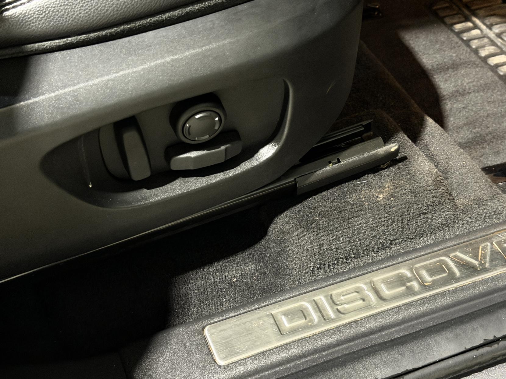 Land Rover Discovery Sport 2.0 TD4 HSE Black SUV 5dr Diesel Auto 4WD Euro 6 (s/s) (180 ps)