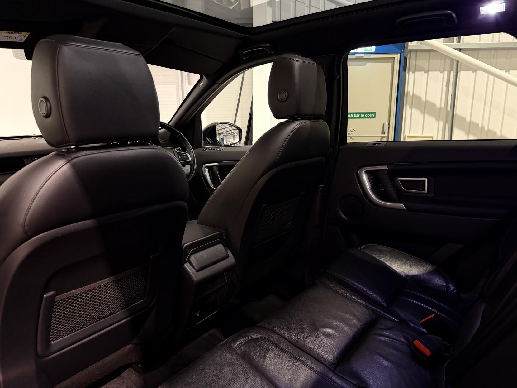 Land Rover Discovery Sport 2.0 TD4 HSE Black SUV 5dr Diesel Auto 4WD Euro 6 (s/s) (180 ps)