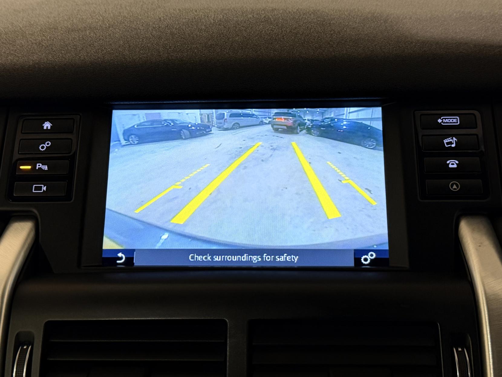 Land Rover Discovery Sport 2.0 TD4 HSE Black SUV 5dr Diesel Auto 4WD Euro 6 (s/s) (180 ps)