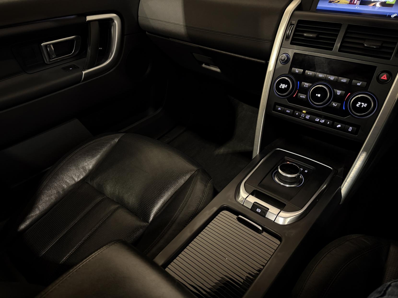 Land Rover Discovery Sport 2.0 TD4 HSE Black SUV 5dr Diesel Auto 4WD Euro 6 (s/s) (180 ps)