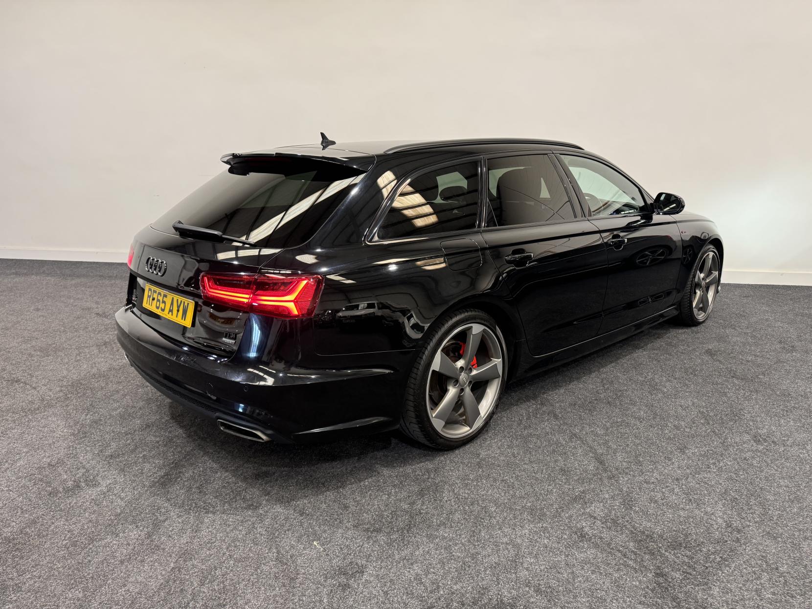 Audi A6 Avant 2.0 TDI ultra Black Edition Estate 5dr Diesel S Tronic Euro 6 (s/s) (190 ps)