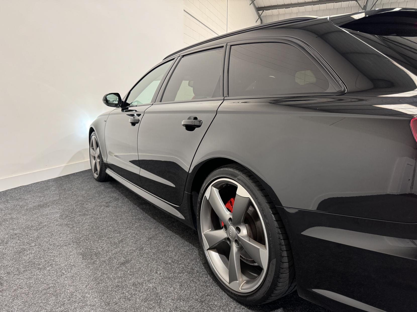 Audi A6 Avant 2.0 TDI ultra Black Edition Estate 5dr Diesel S Tronic Euro 6 (s/s) (190 ps)