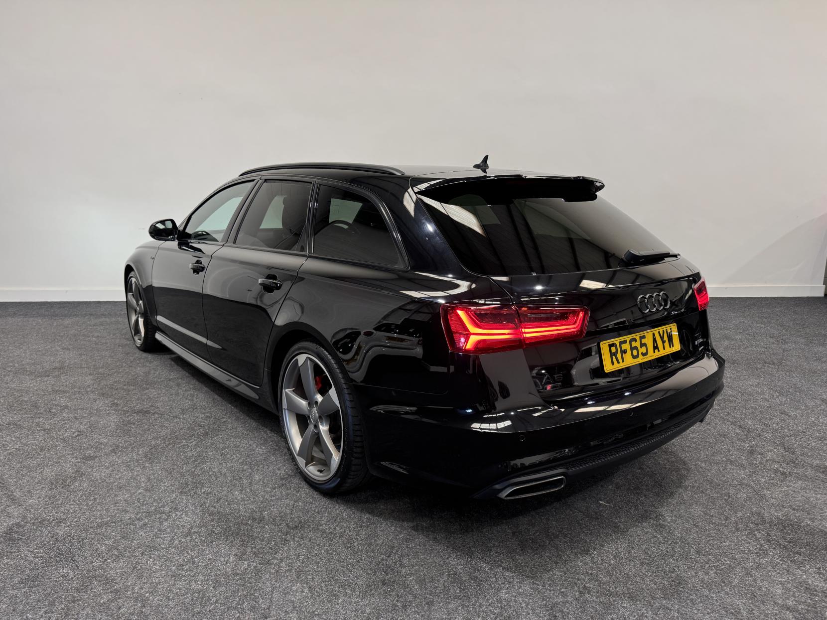 Audi A6 Avant 2.0 TDI ultra Black Edition Estate 5dr Diesel S Tronic Euro 6 (s/s) (190 ps)