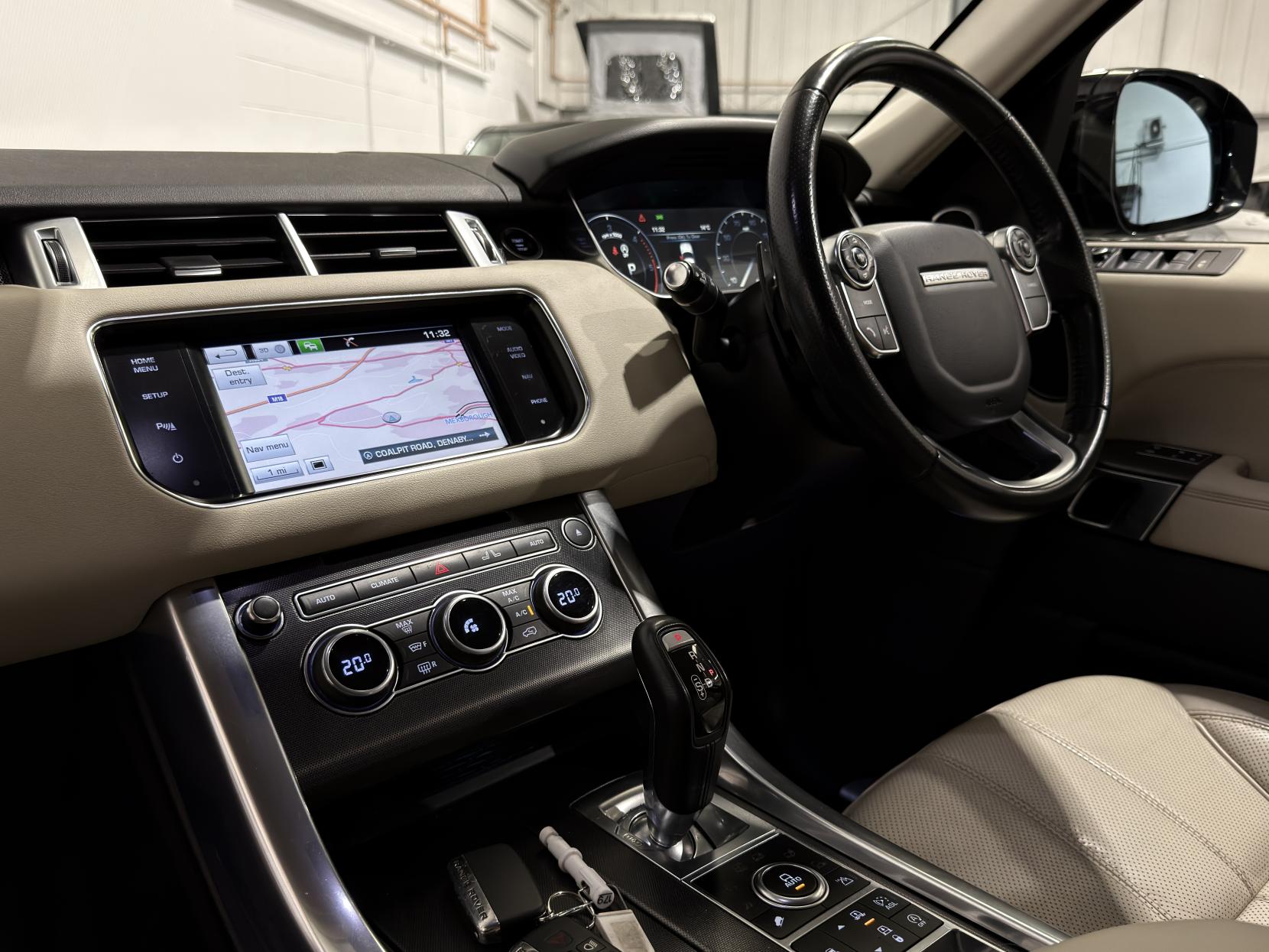 Land Rover Range Rover Sport 3.0 SD V6 HSE Dynamic SUV 5dr Diesel Auto 4WD Euro 5 (s/s) (306 ps)