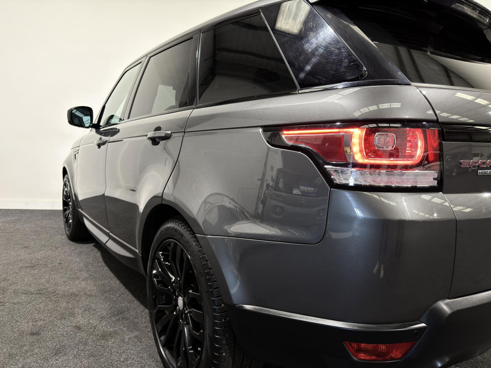 Land Rover Range Rover Sport 3.0 SD V6 HSE Dynamic SUV 5dr Diesel Auto 4WD Euro 5 (s/s) (306 ps)