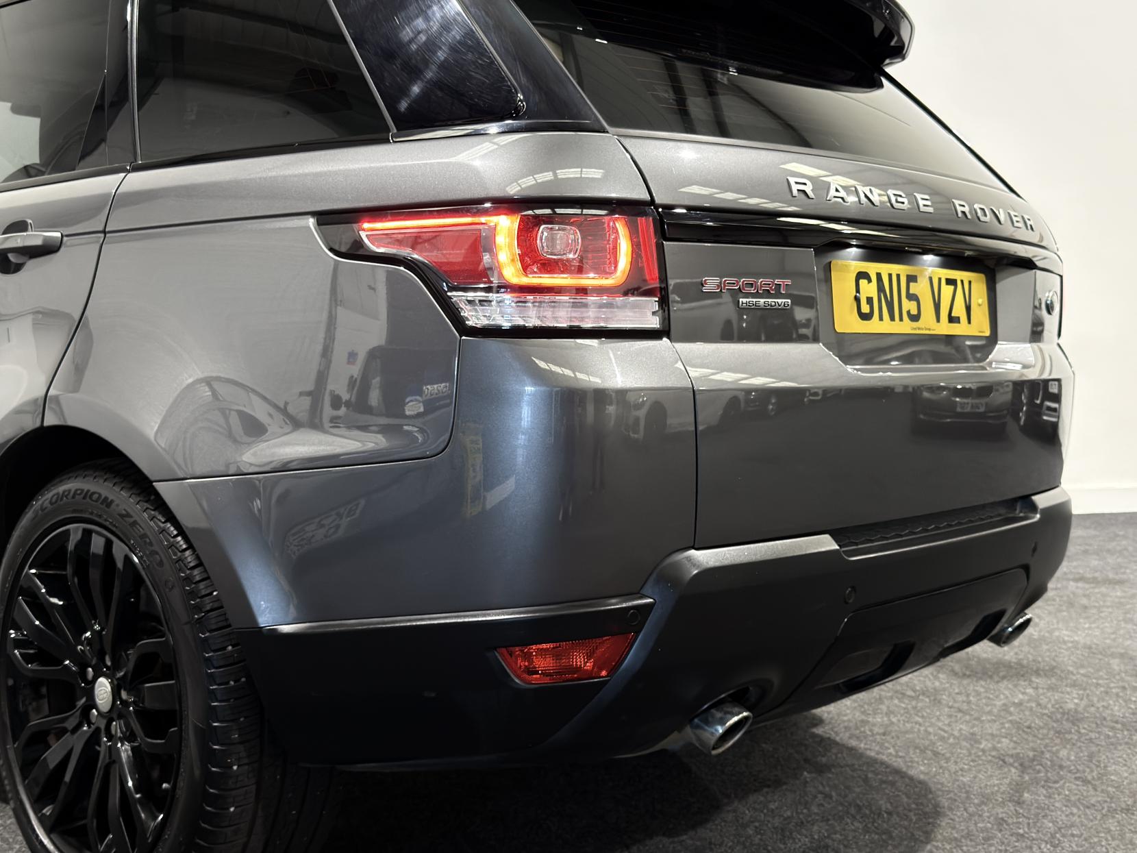 Land Rover Range Rover Sport 3.0 SD V6 HSE Dynamic SUV 5dr Diesel Auto 4WD Euro 5 (s/s) (306 ps)